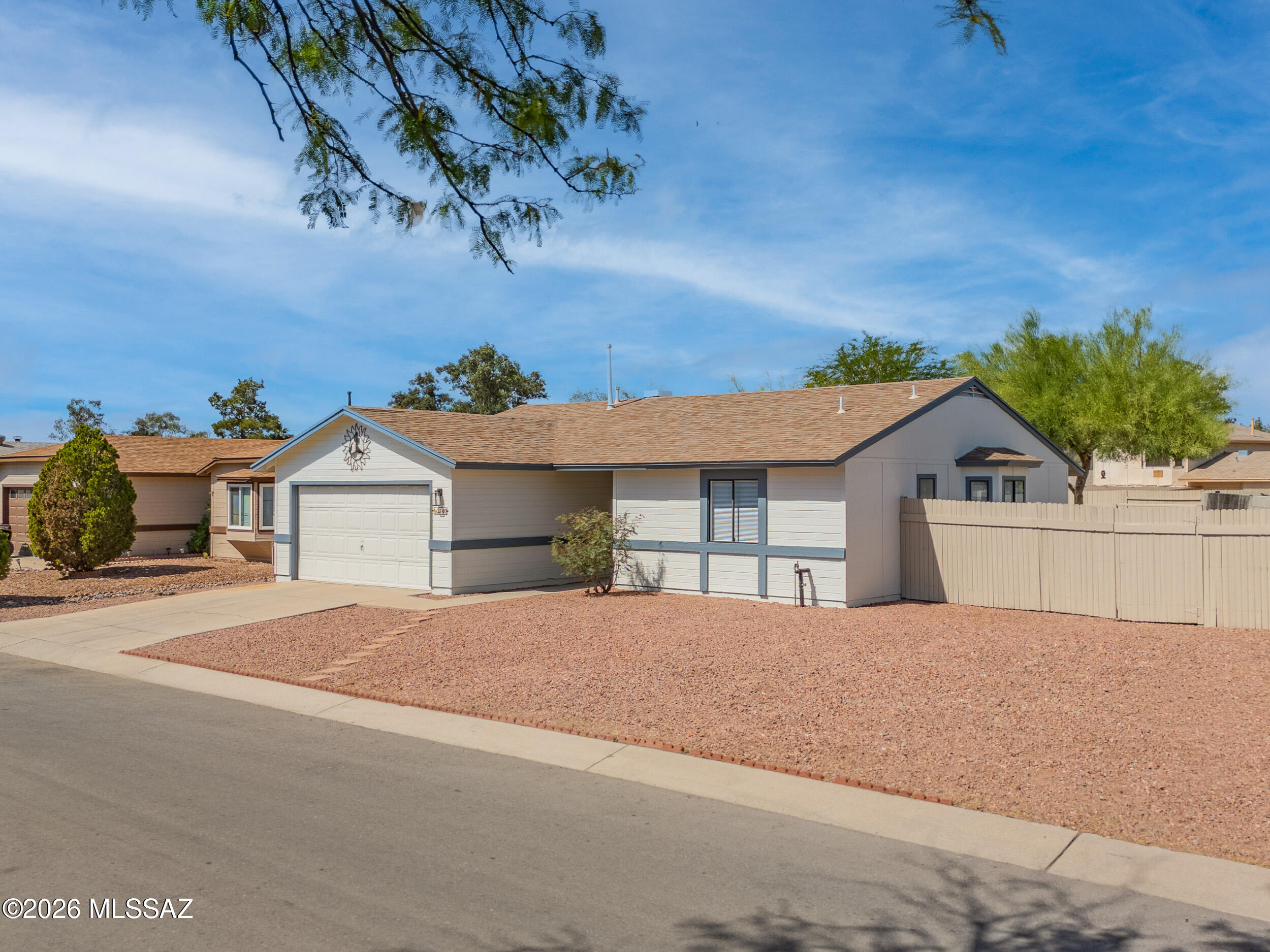 Meadowbrook (270-272, 335-347, 404-409) - Residential