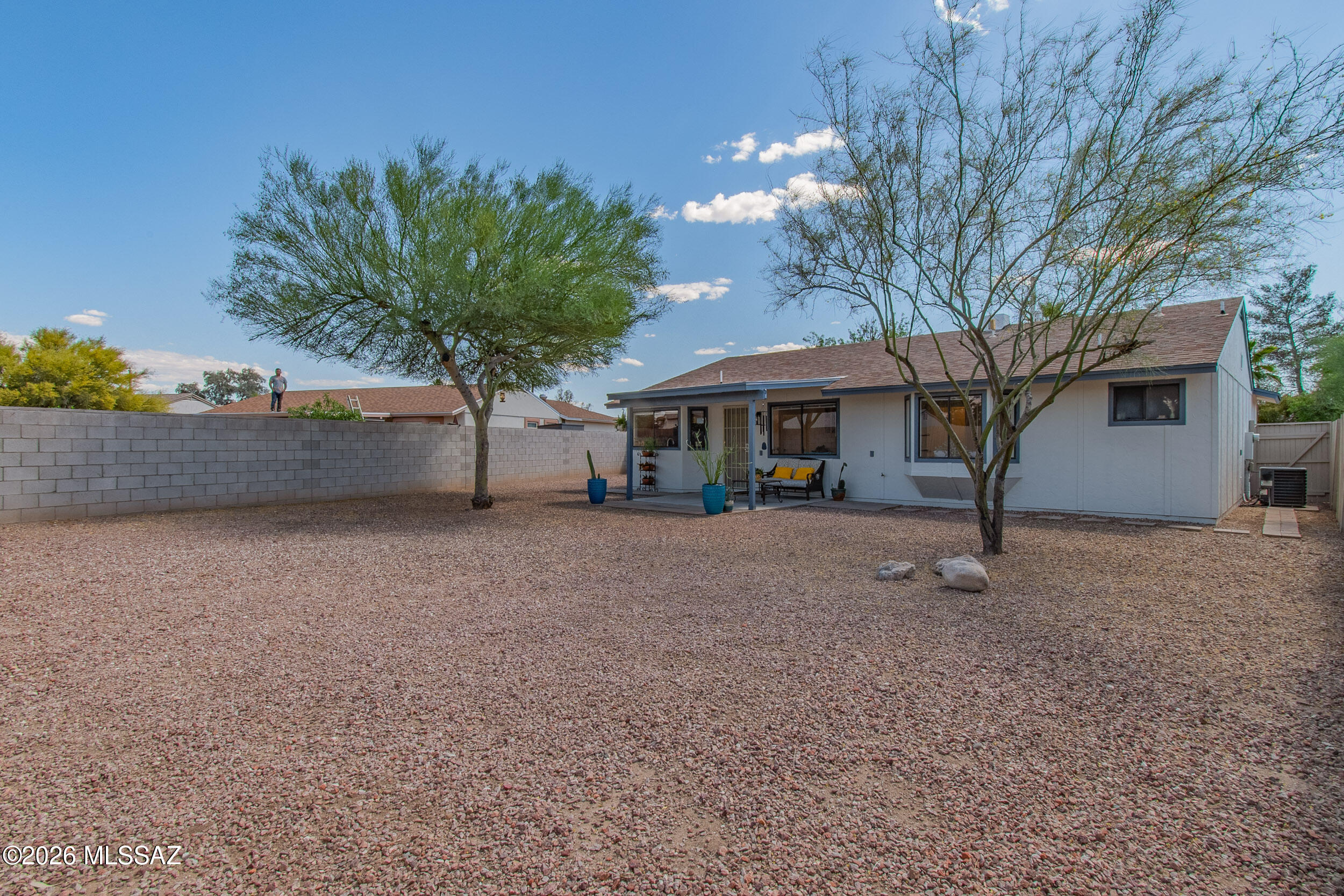 Meadowbrook (270-272, 335-347, 404-409) - Residential
