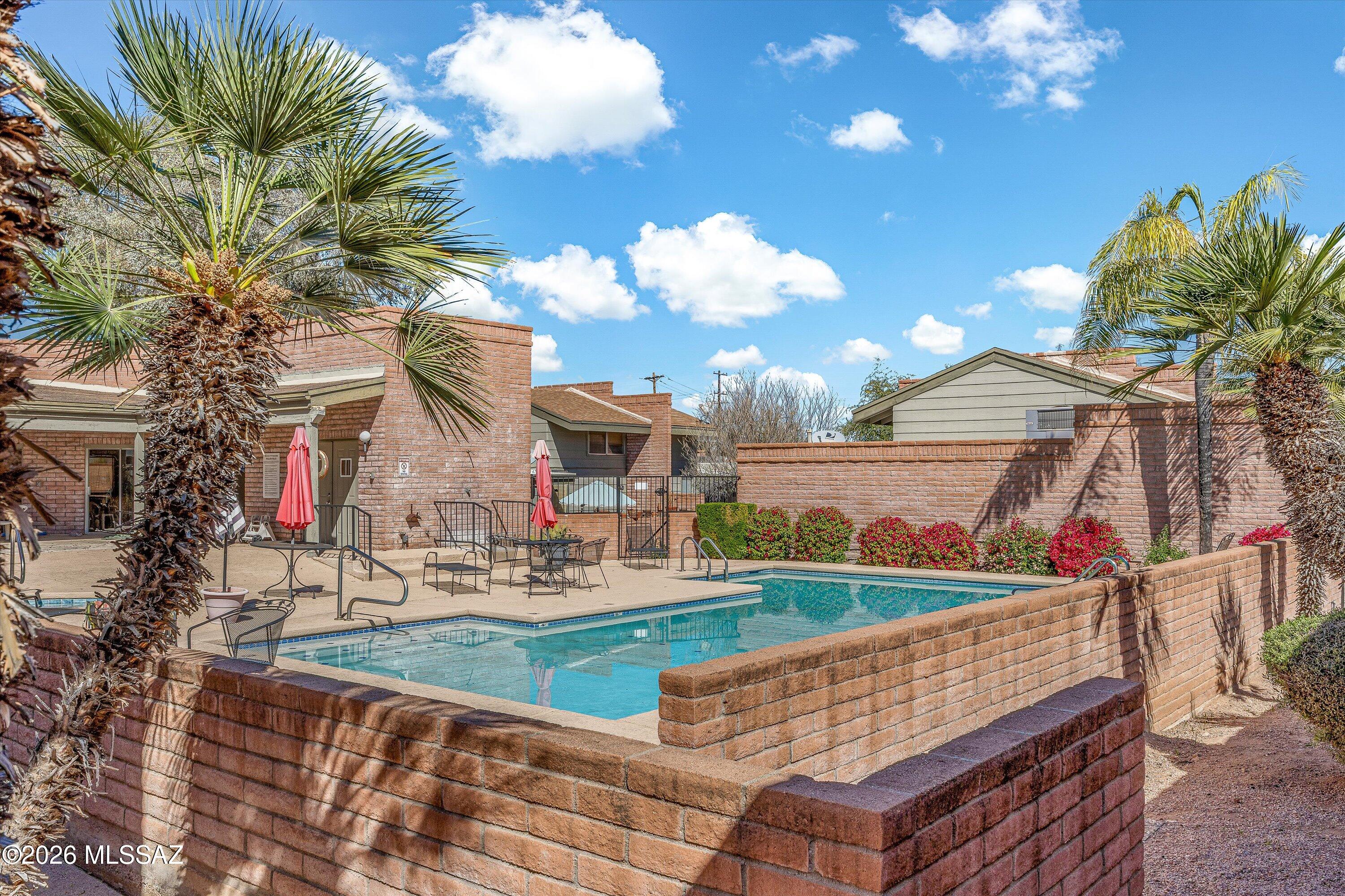 McCormick PlaceTwnhms Blk III (1-71) - Residential