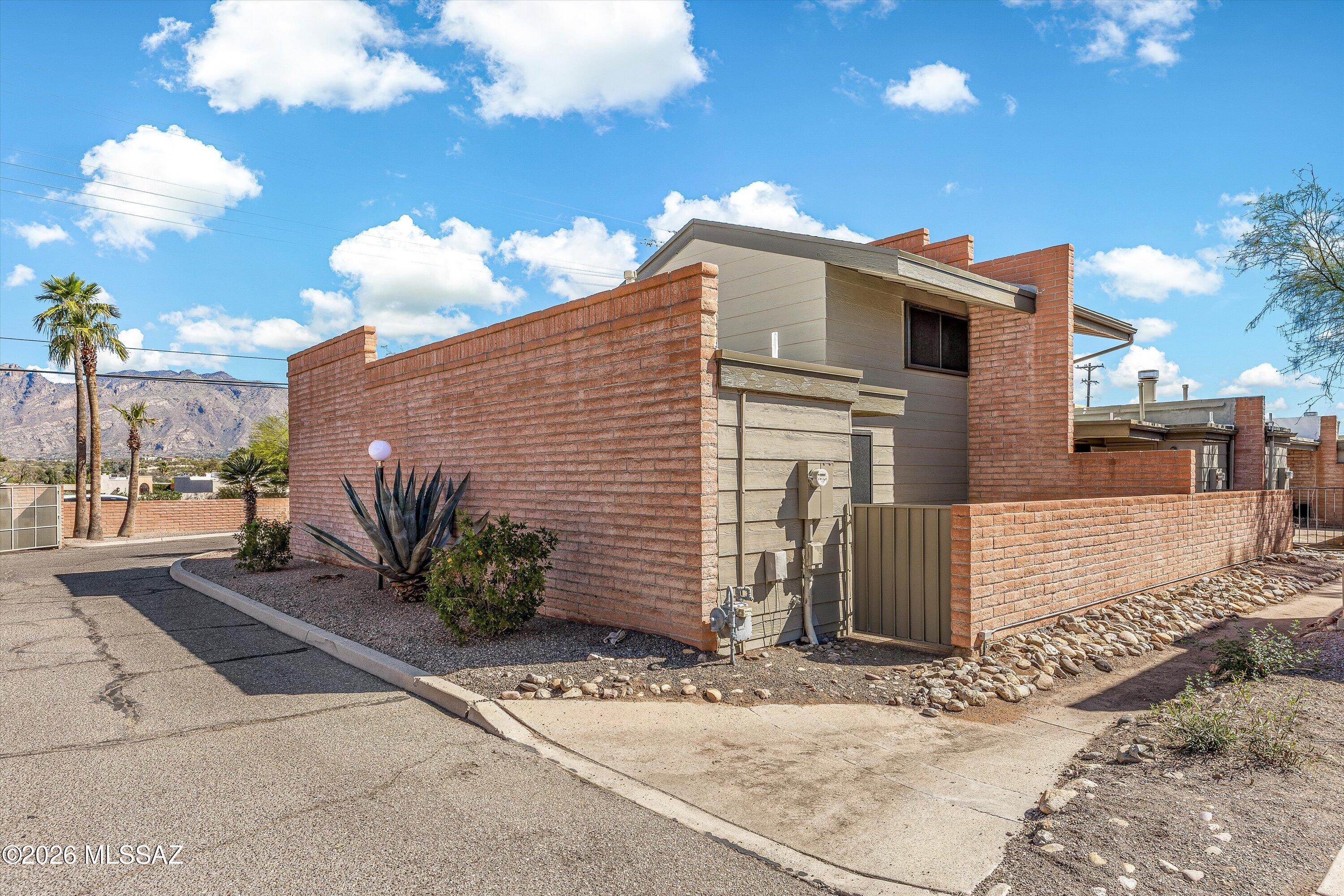 McCormick PlaceTwnhms Blk III (1-71) - Residential
