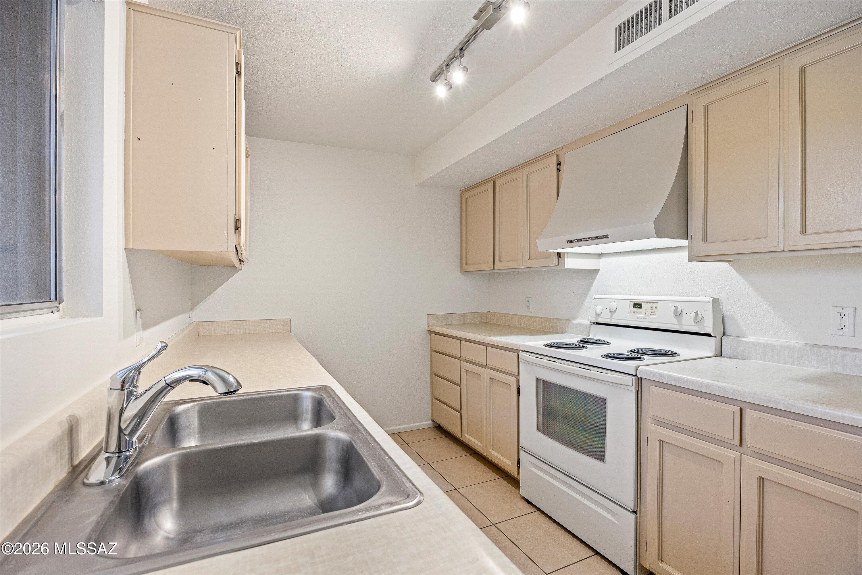 McCormick PlaceTwnhms Blk III (1-71) - Residential