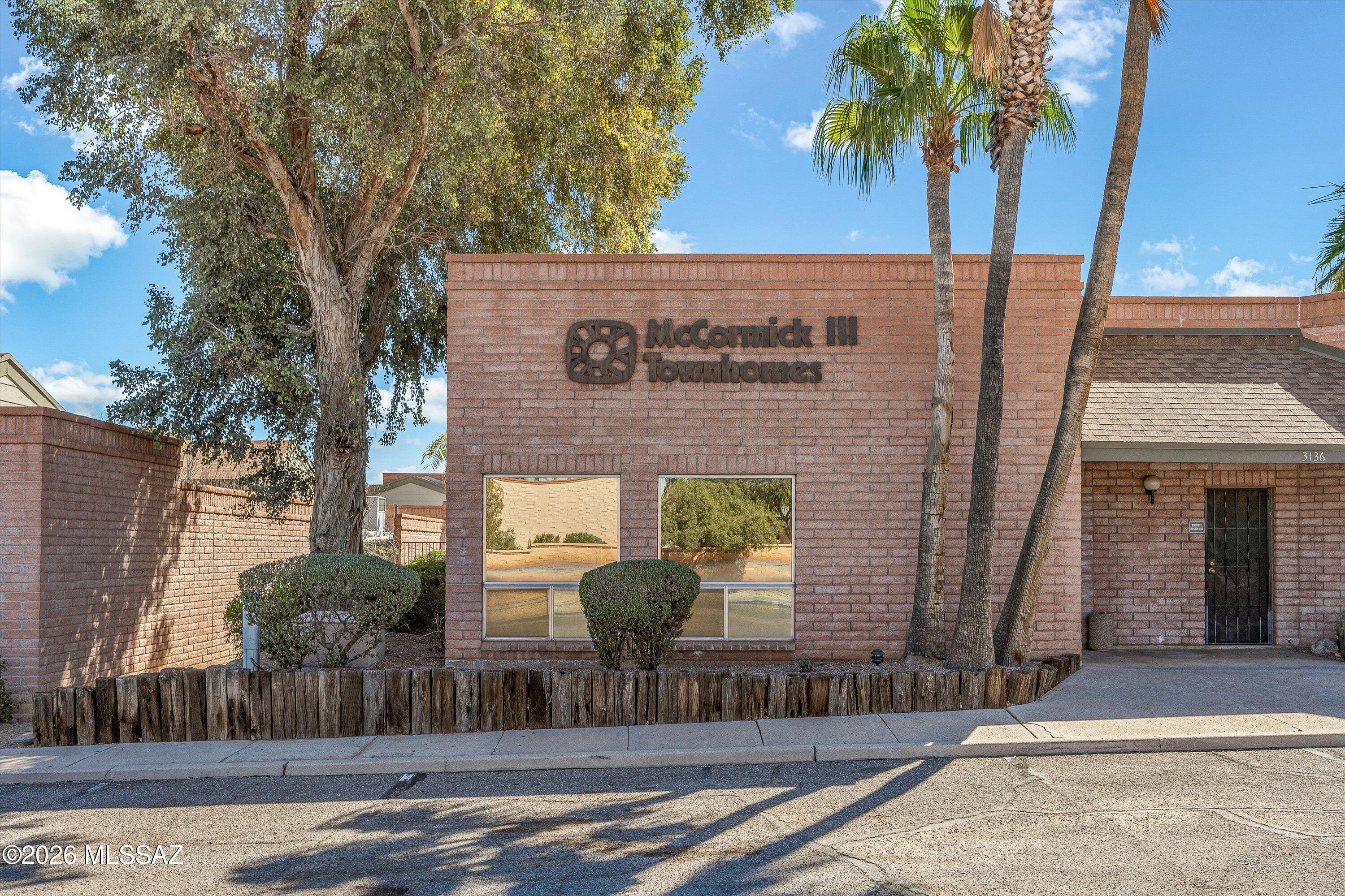 McCormick PlaceTwnhms Blk III (1-71) - Residential