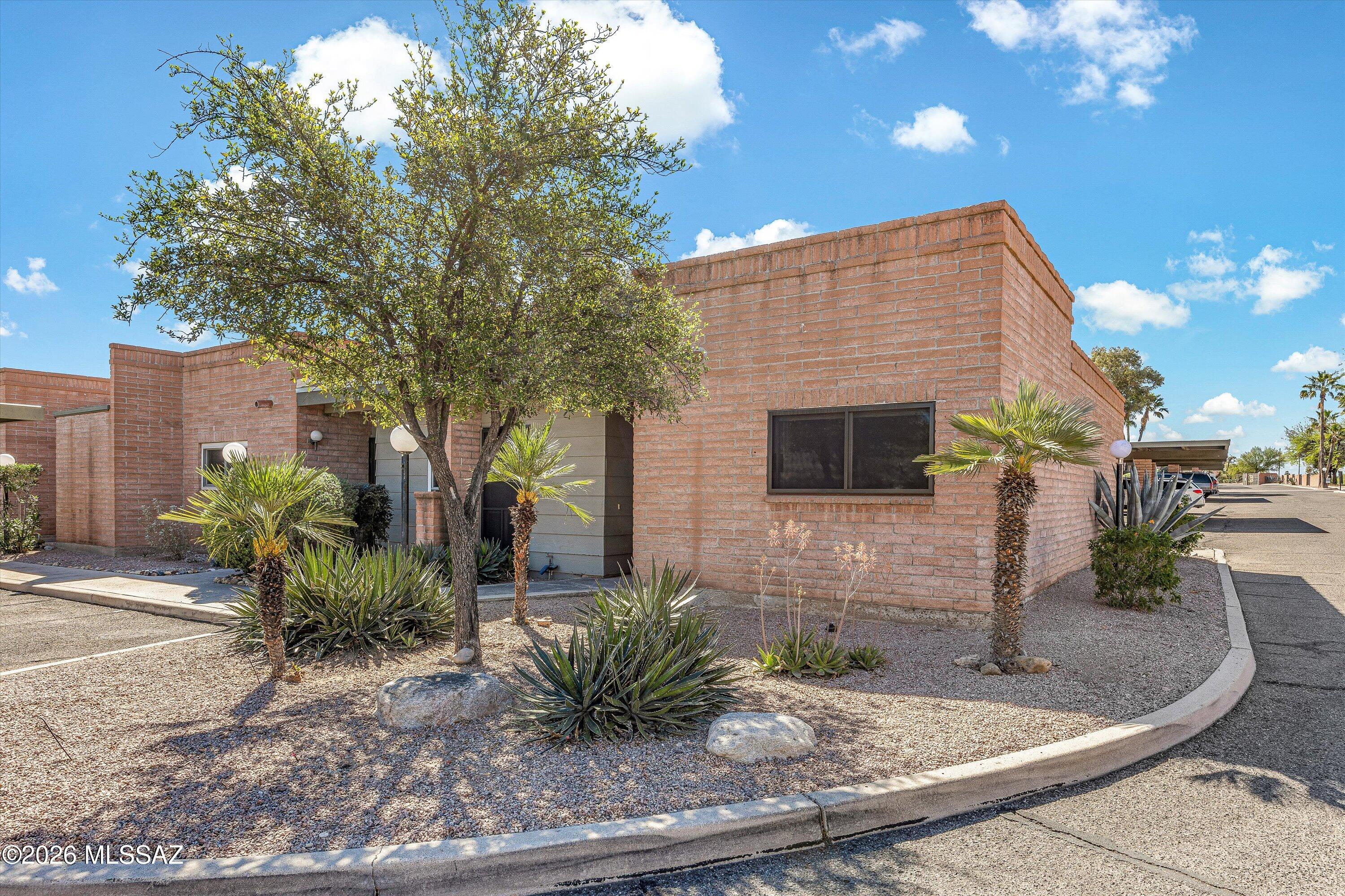McCormick PlaceTwnhms Blk III (1-71) - Residential