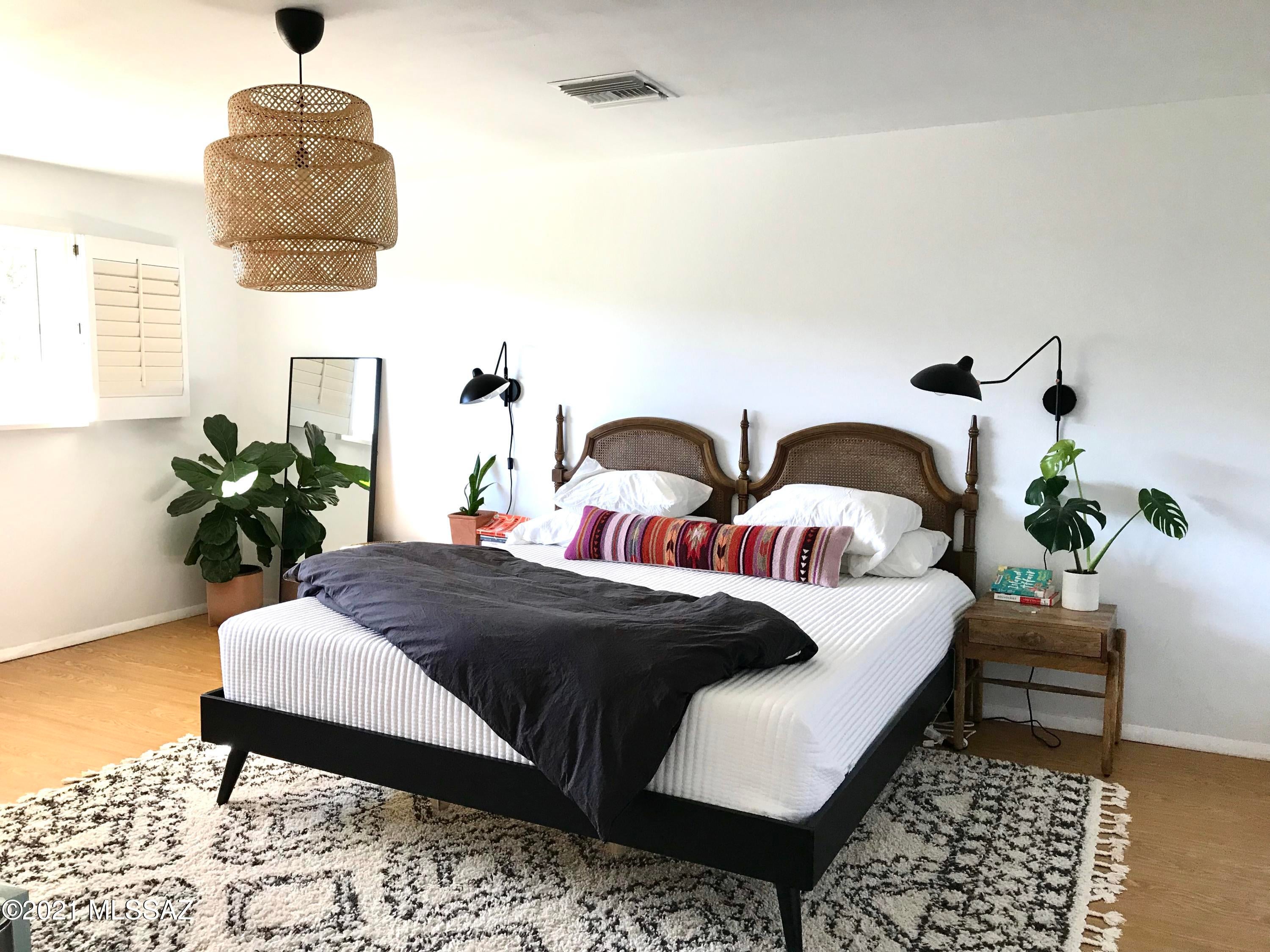 Desert Hills (83-124) - Residential Lease