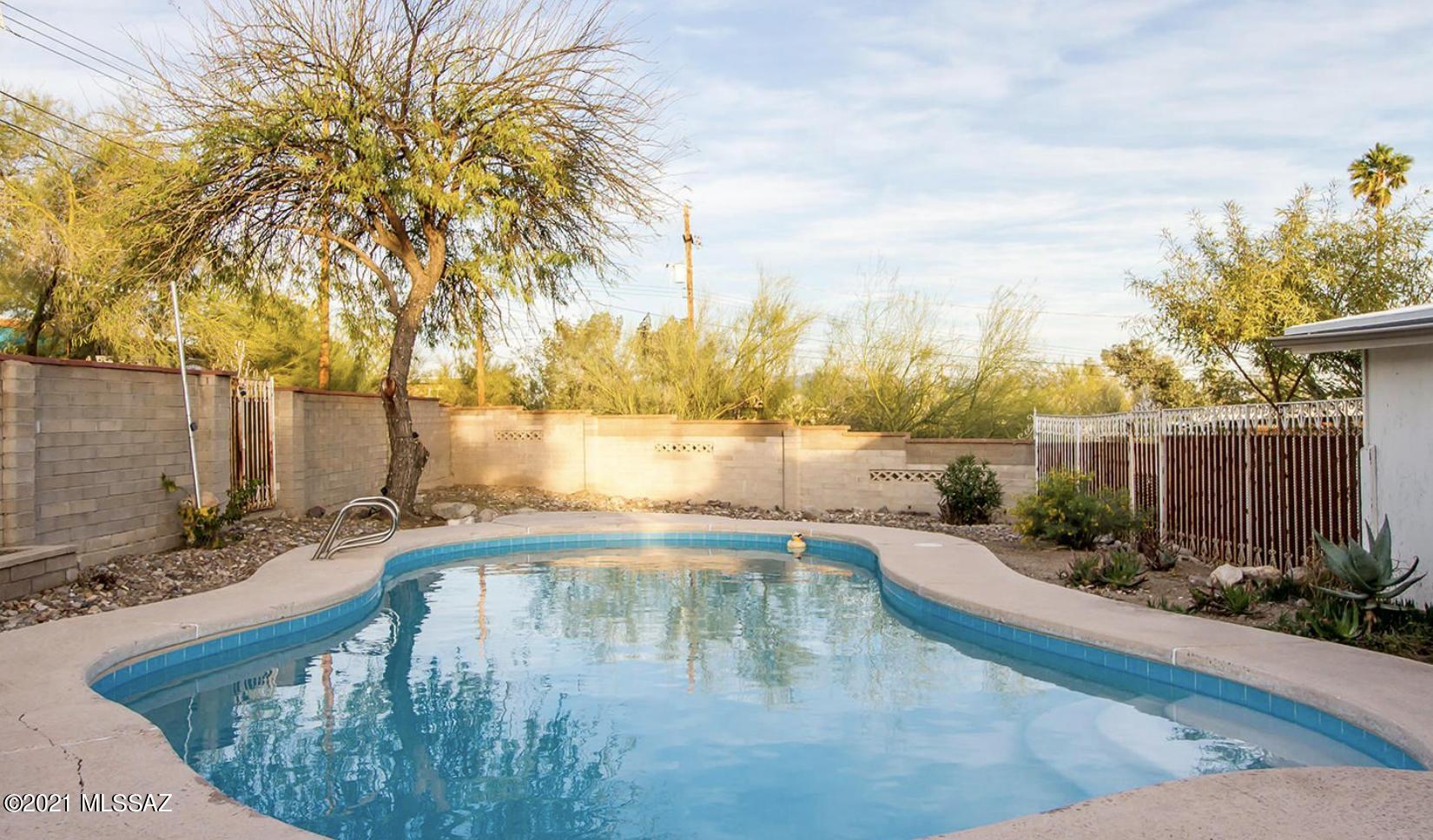 Desert Hills (83-124) - Residential Lease