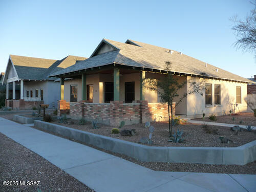 Well-maintained West University district home built in 2011.  Designed perfectly as income property or easily transitioned to use as a single family residence. Open floorplan with concrete floors and 14' peak ceiling in living area. Stainless appliances, granite tile countertops, large front porch. Off street parking, easy walk to 4th Ave, downtown and street car.  Has never been vacant, rarely takes more than a week to rent.  Currently leased at $3000/month through July 2026.  Tenants pay all utilities.  Agent related to owner.