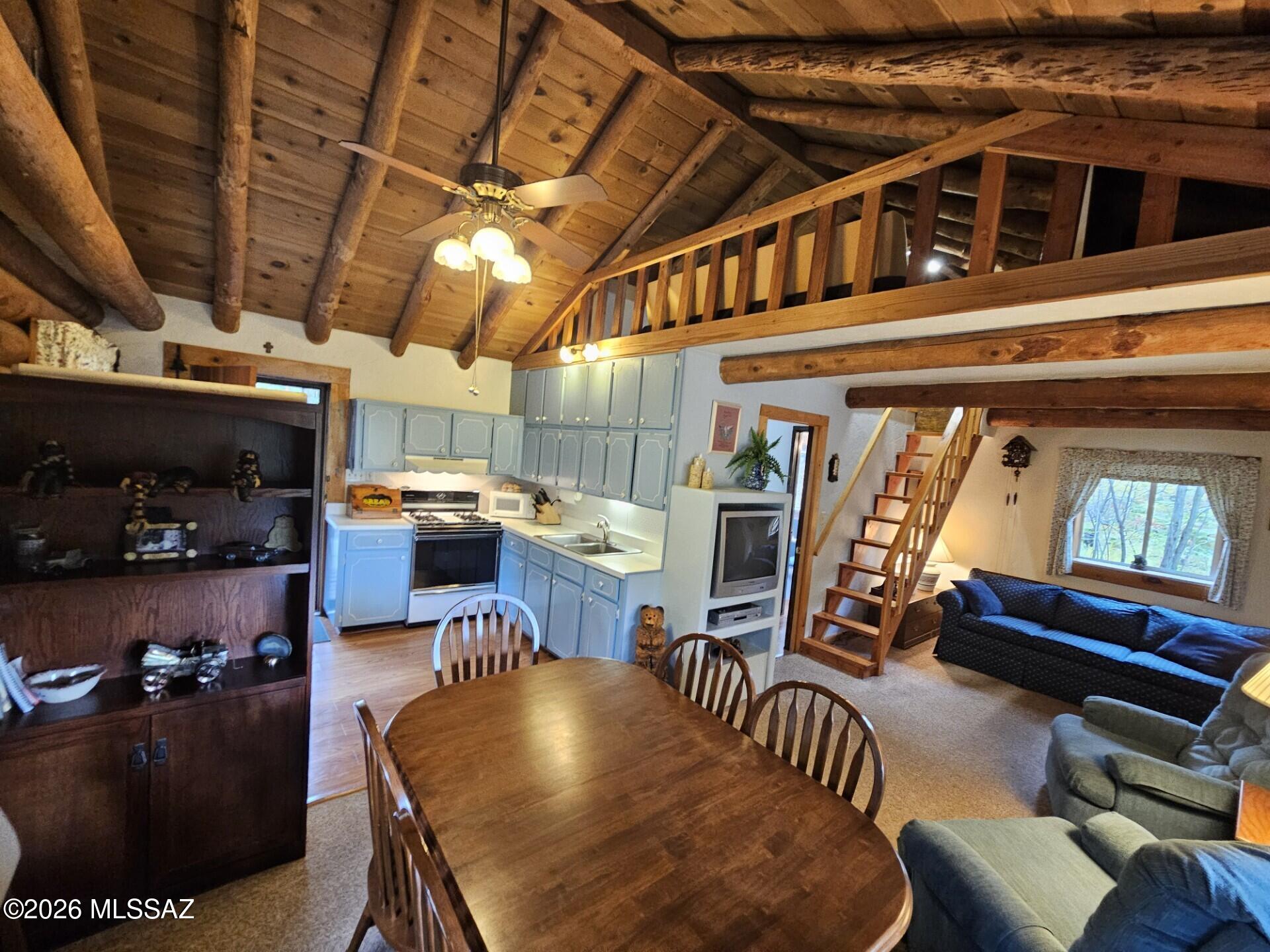 Loma Sabino Pines - Residential