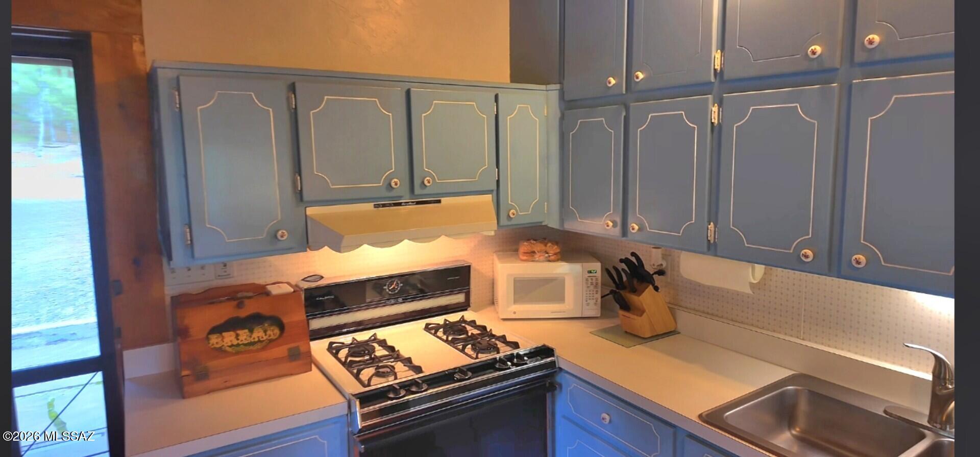 Loma Sabino Pines - Residential