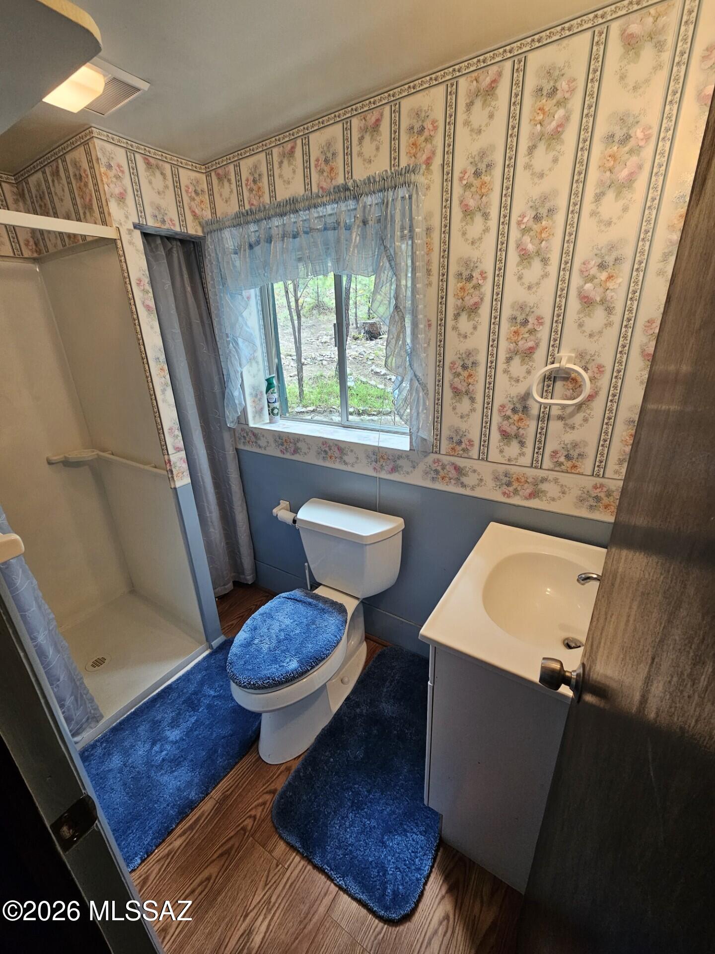 Loma Sabino Pines - Residential