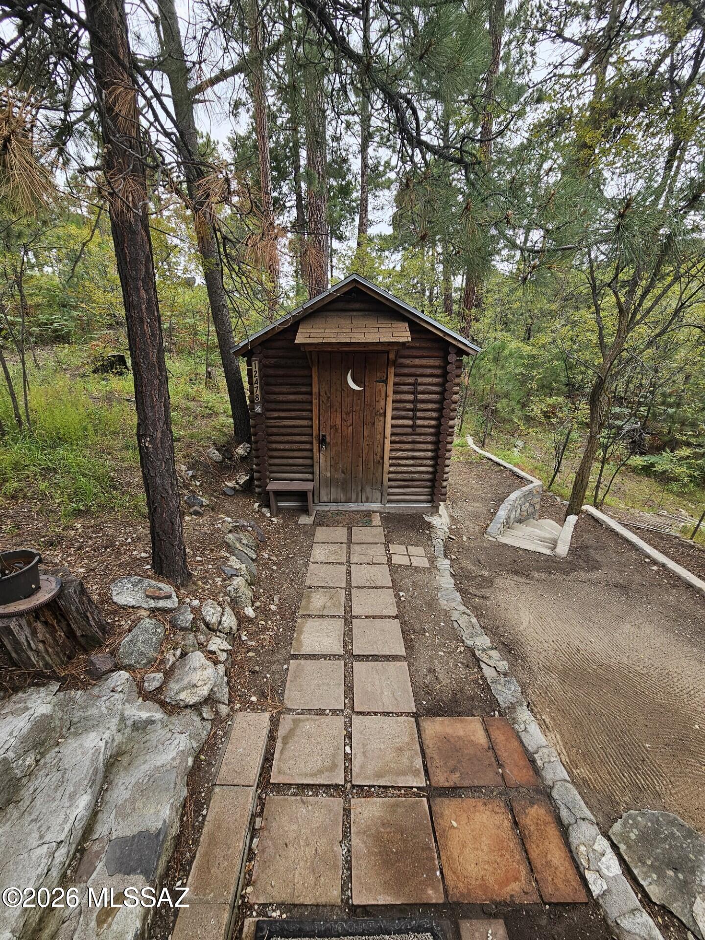 Loma Sabino Pines - Residential