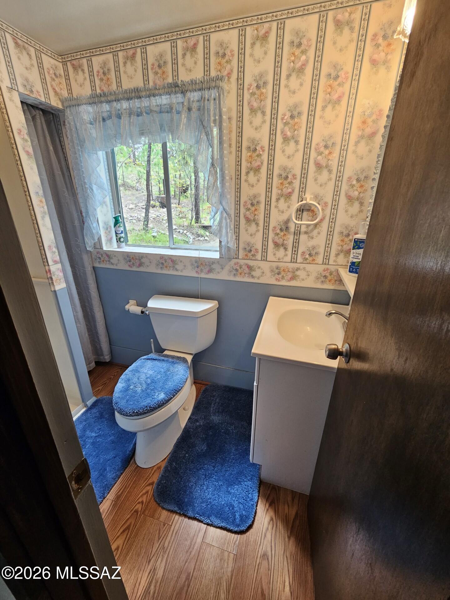 Loma Sabino Pines - Residential