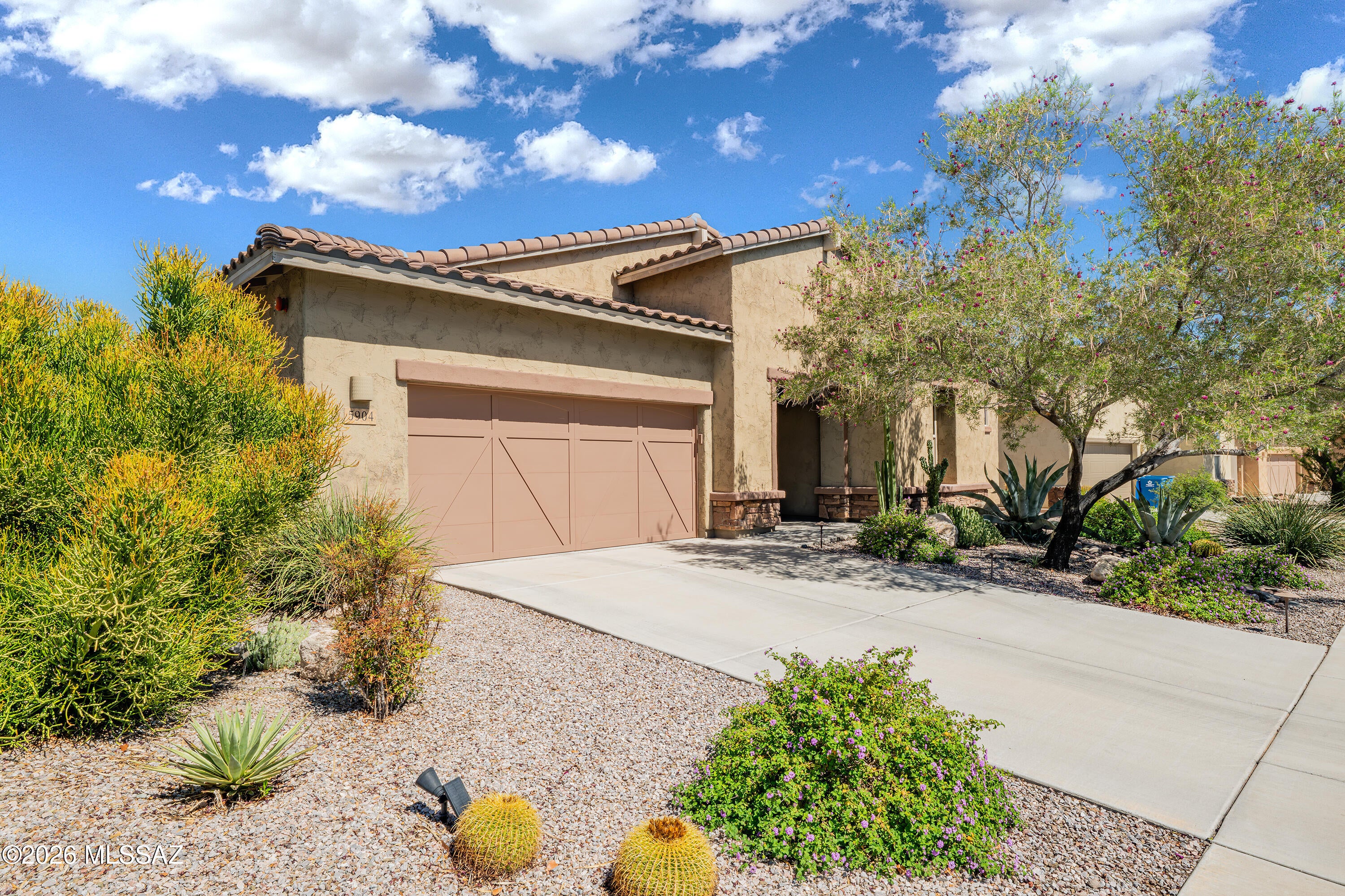 Silverbell West R-10 SQ20140800103 - Residential