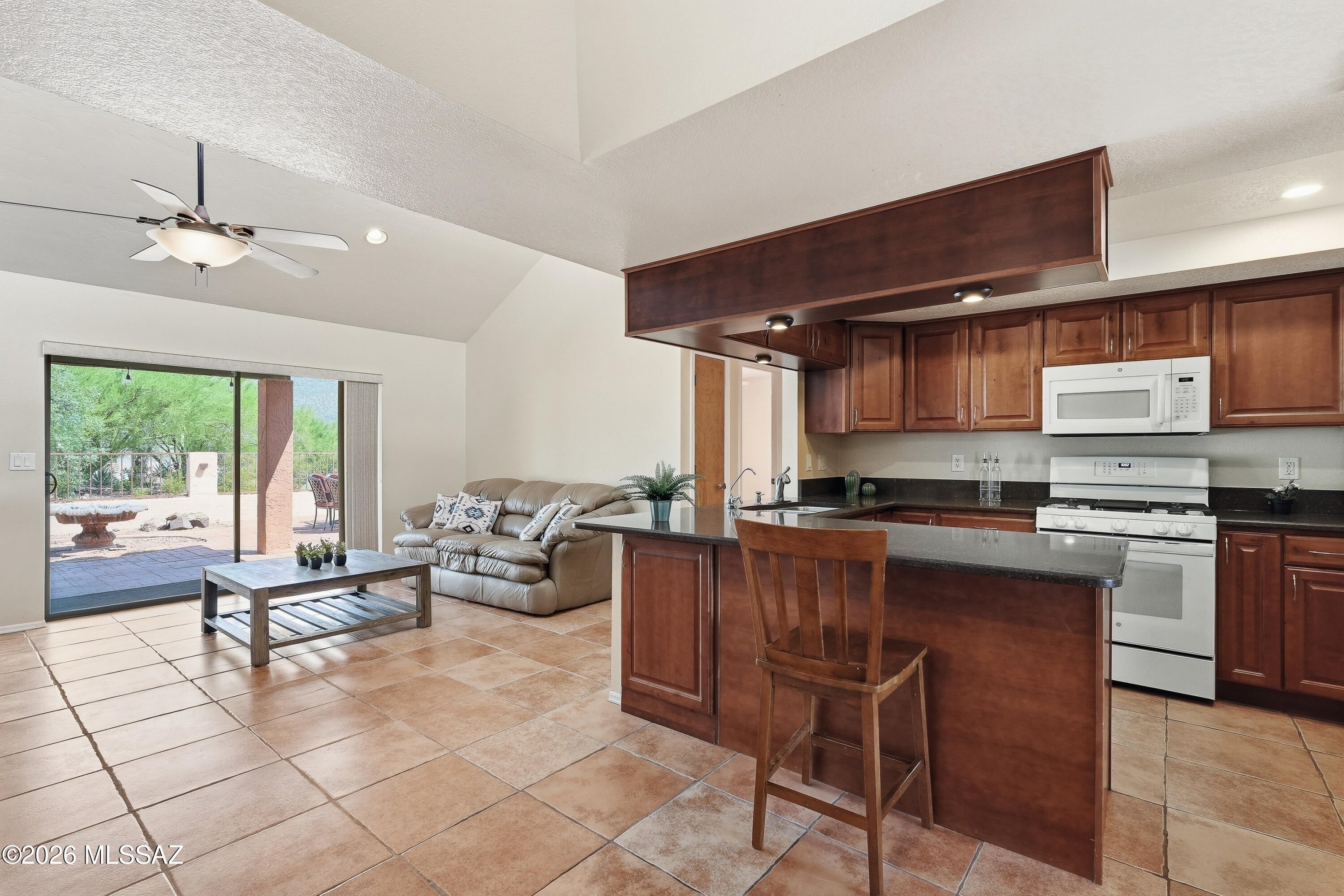 Catalina Madre (71-127) - Residential