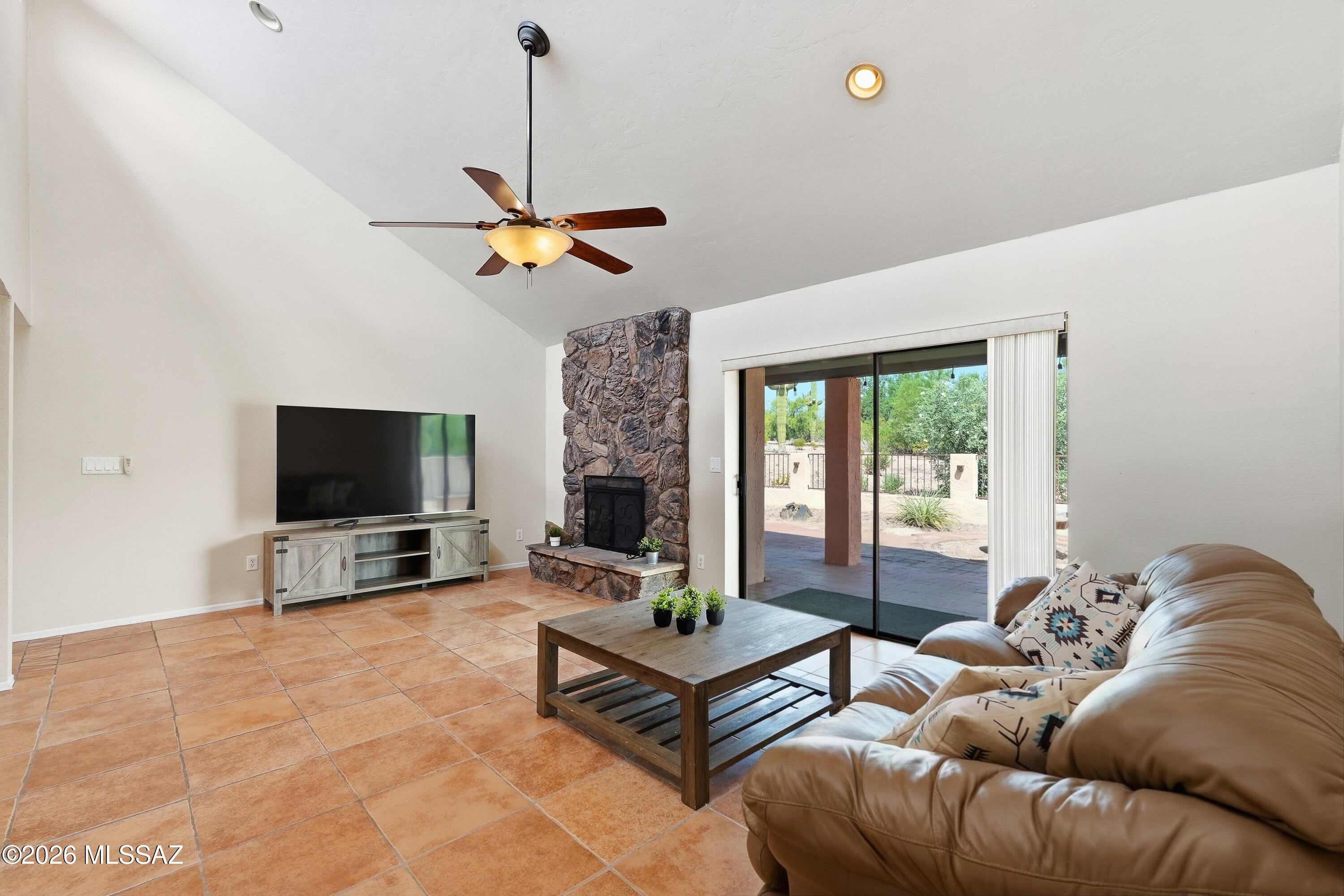 Catalina Madre (71-127) - Residential