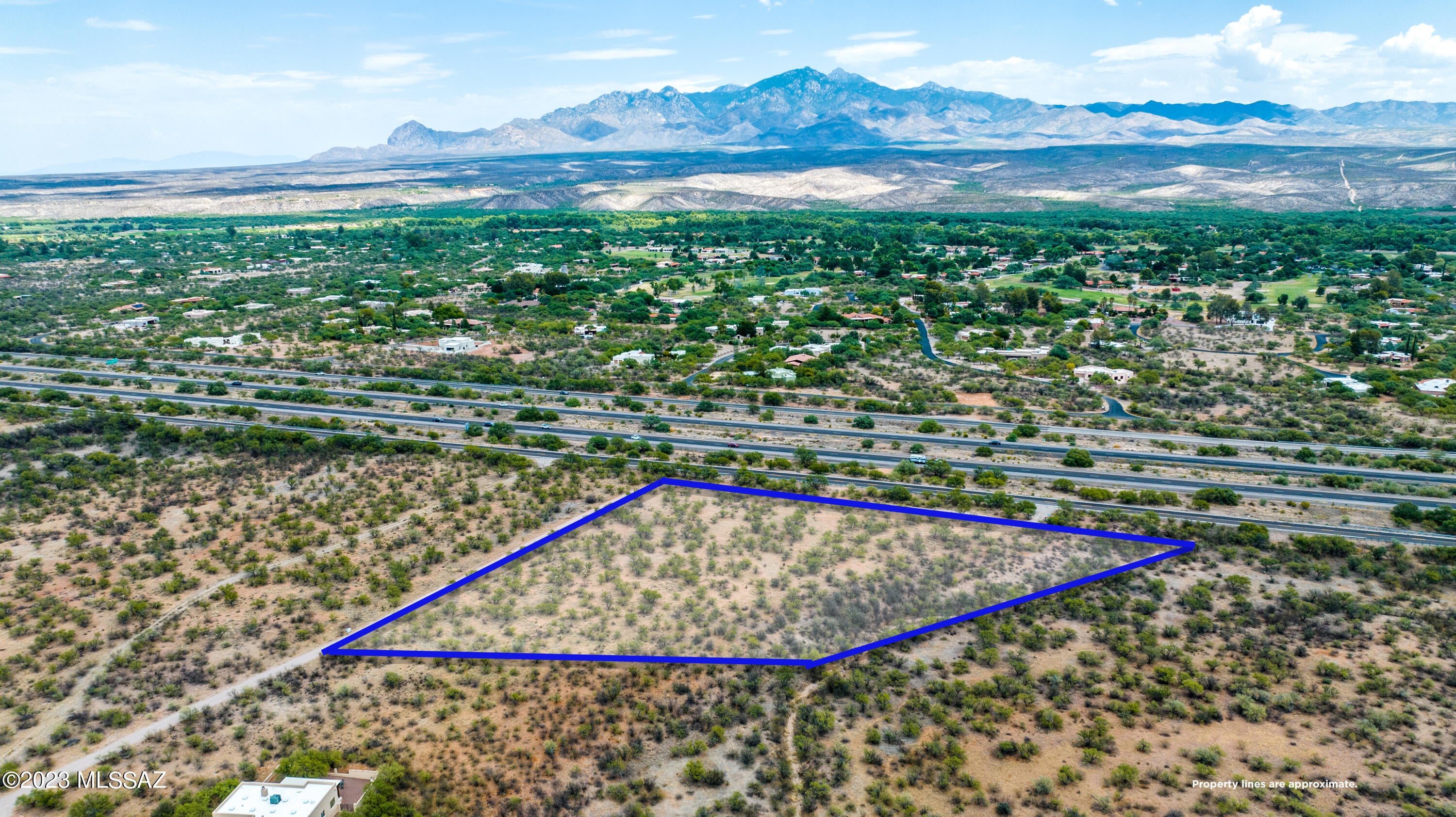 Enjoy this 4 1/4 ac residential lot on Tubac's West side! Several possible building sites and a shared well make this a convenient location to enjoy views of the Santa Cruz Valley & Santa Rita Mtns from your custom home!