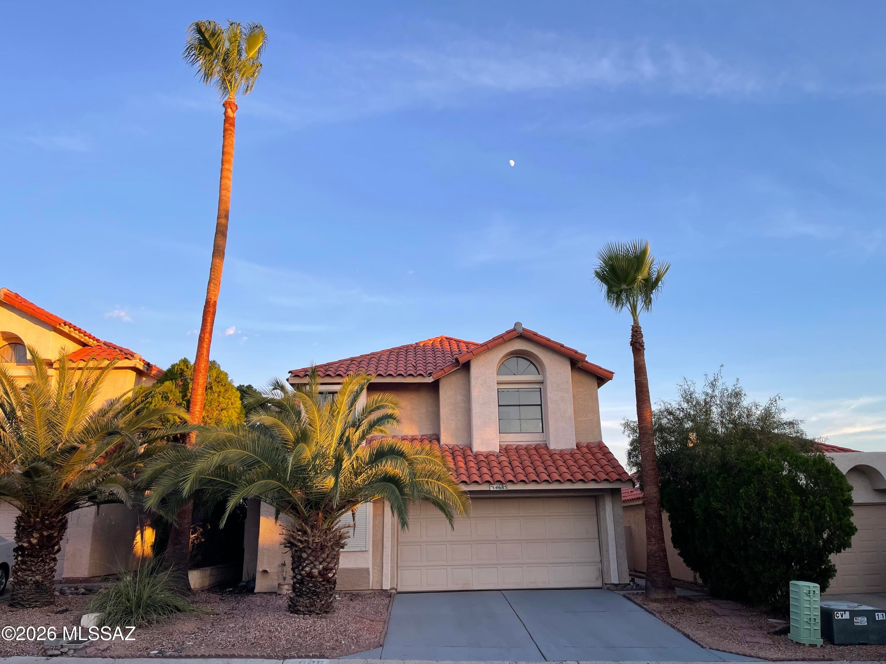 4 Bedroom 2.5 bath great NW gated subdivision with access to Community club house and Community pool. Great Home with Master downstairs and 3 bedrooms upstairs. Tile throughout downstairs and carpet for the bedrooms upstairs.