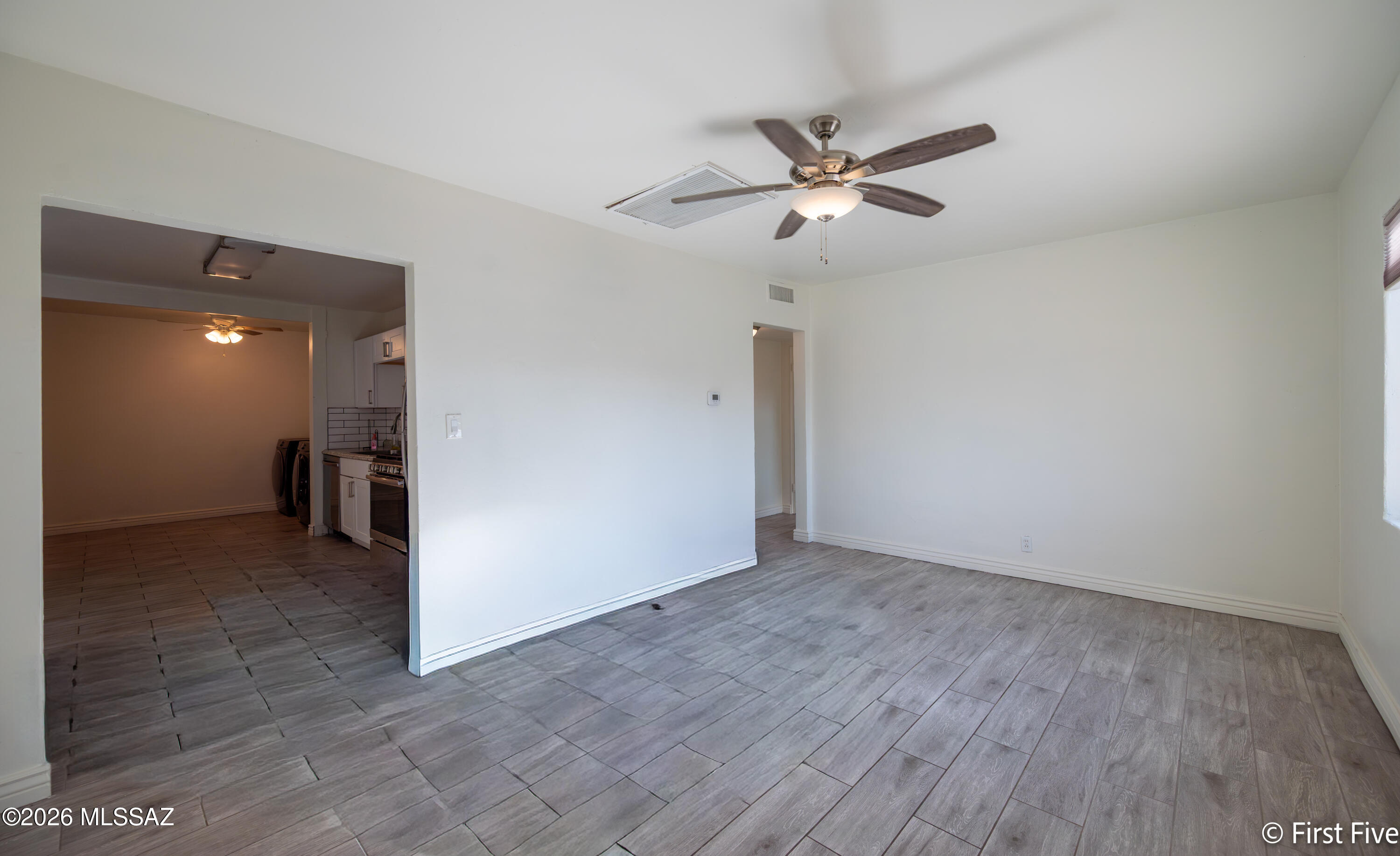 Country Club Park - Residential Lease