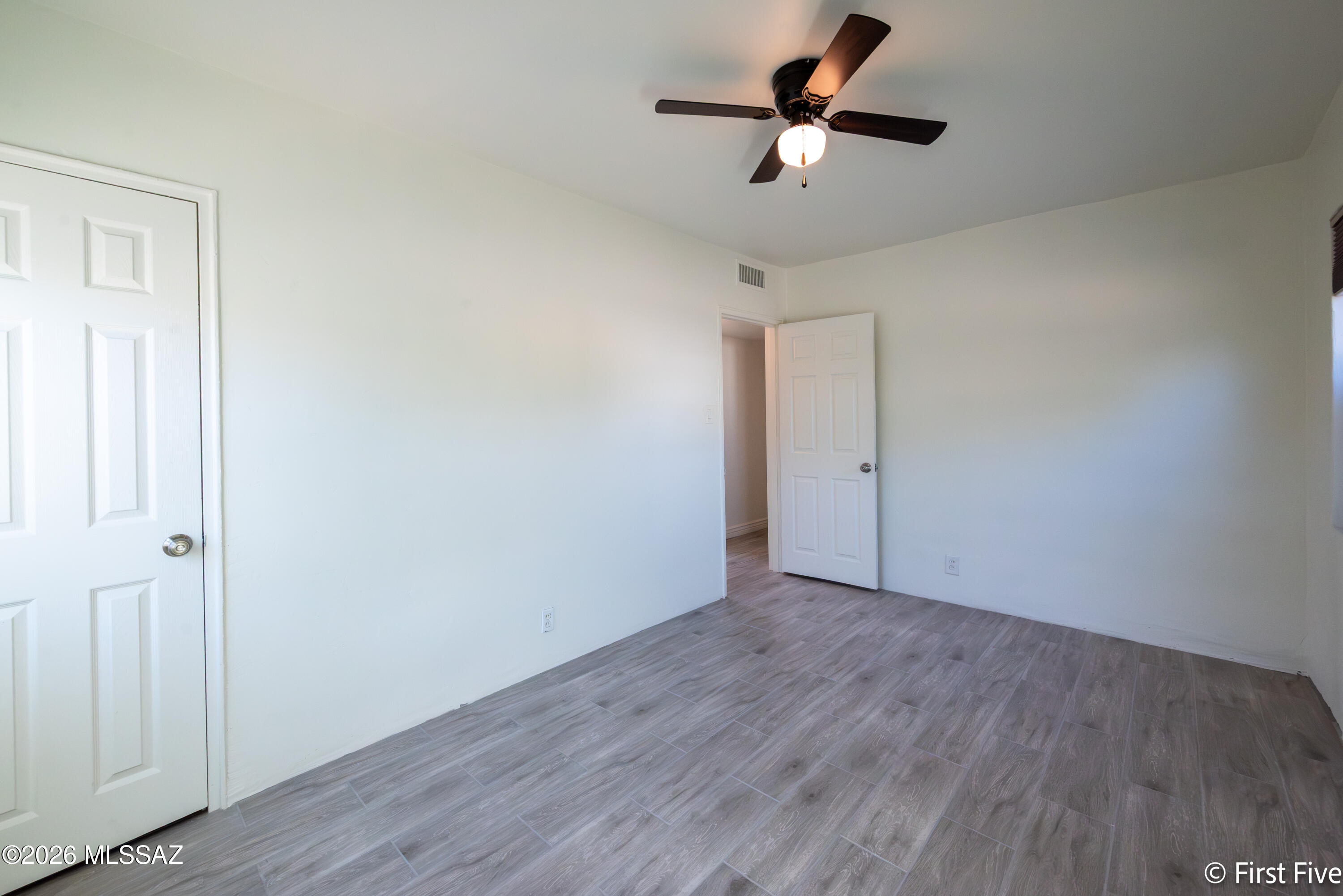 Country Club Park - Residential Lease