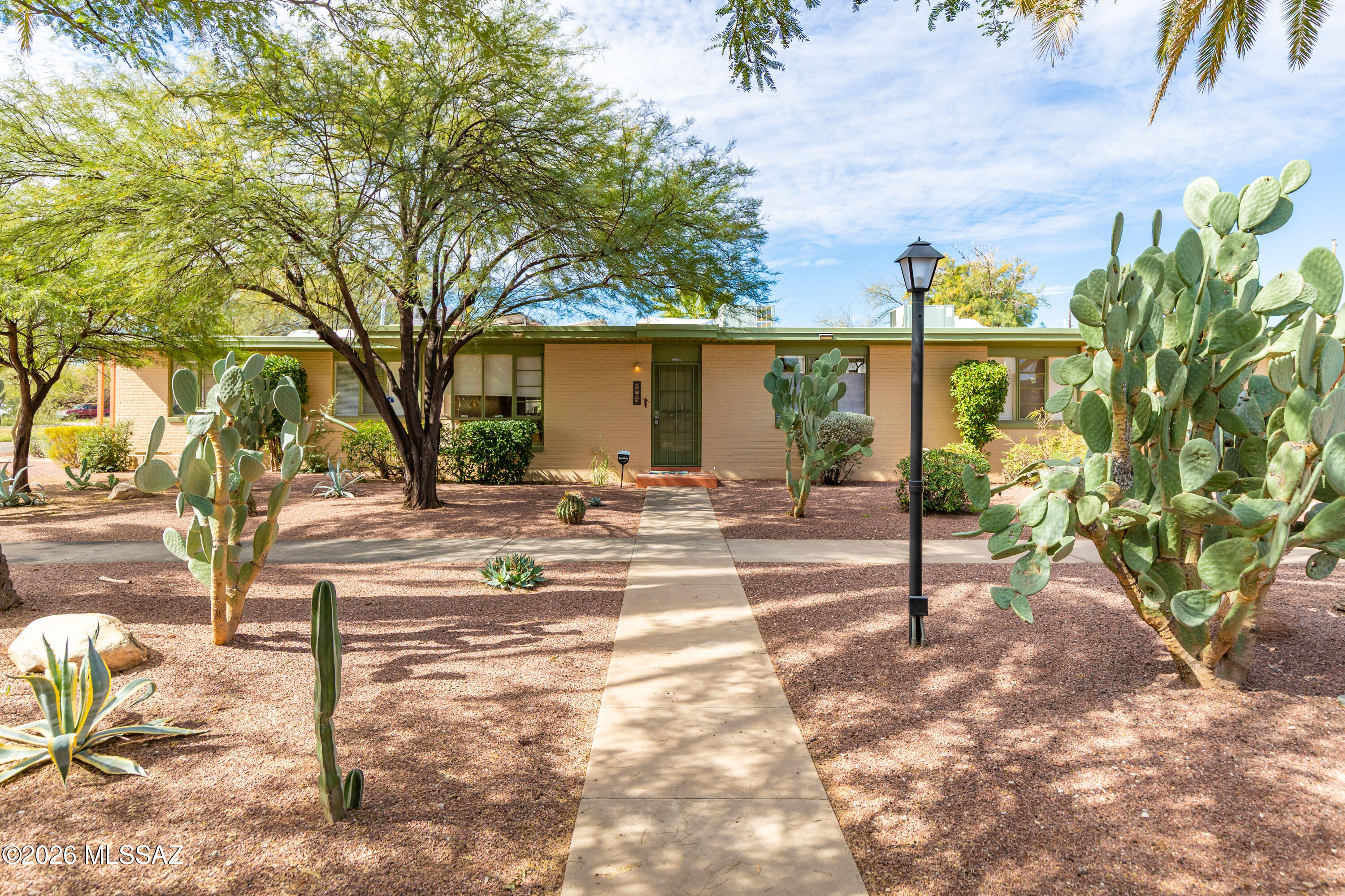 Country Club Manor Condos (1-51) - Residential
