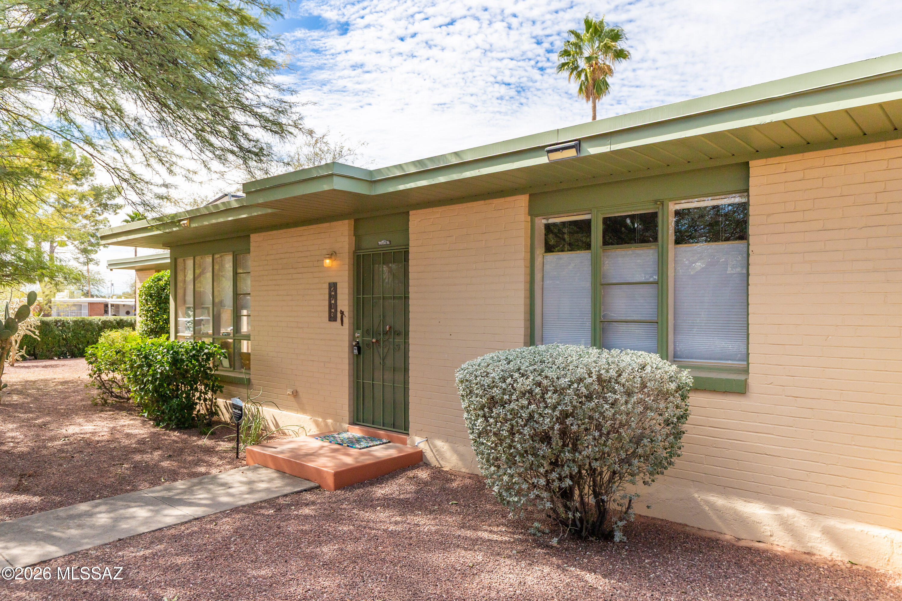 Country Club Manor Condos (1-51) - Residential