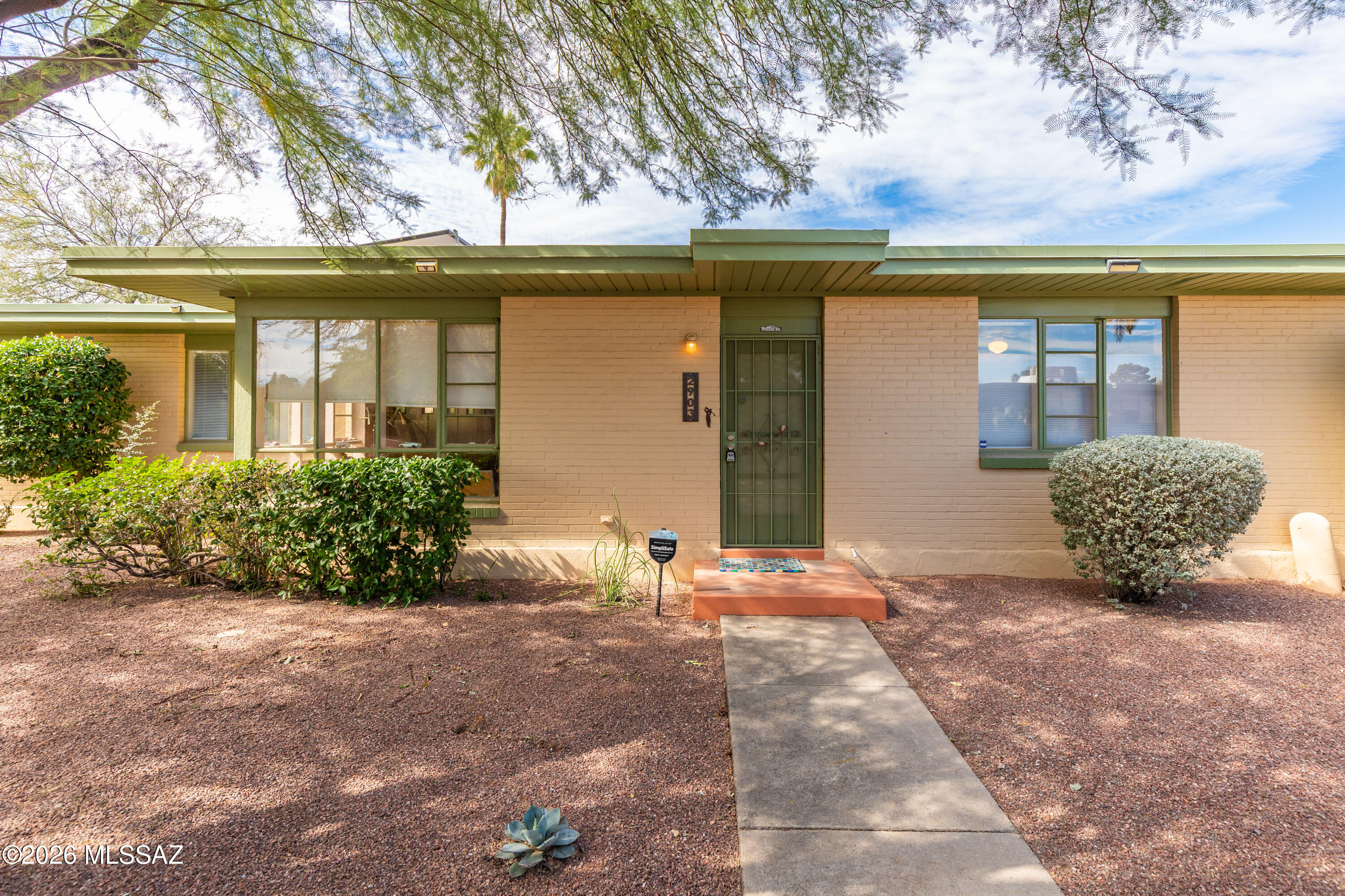 Country Club Manor Condos (1-51) - Residential