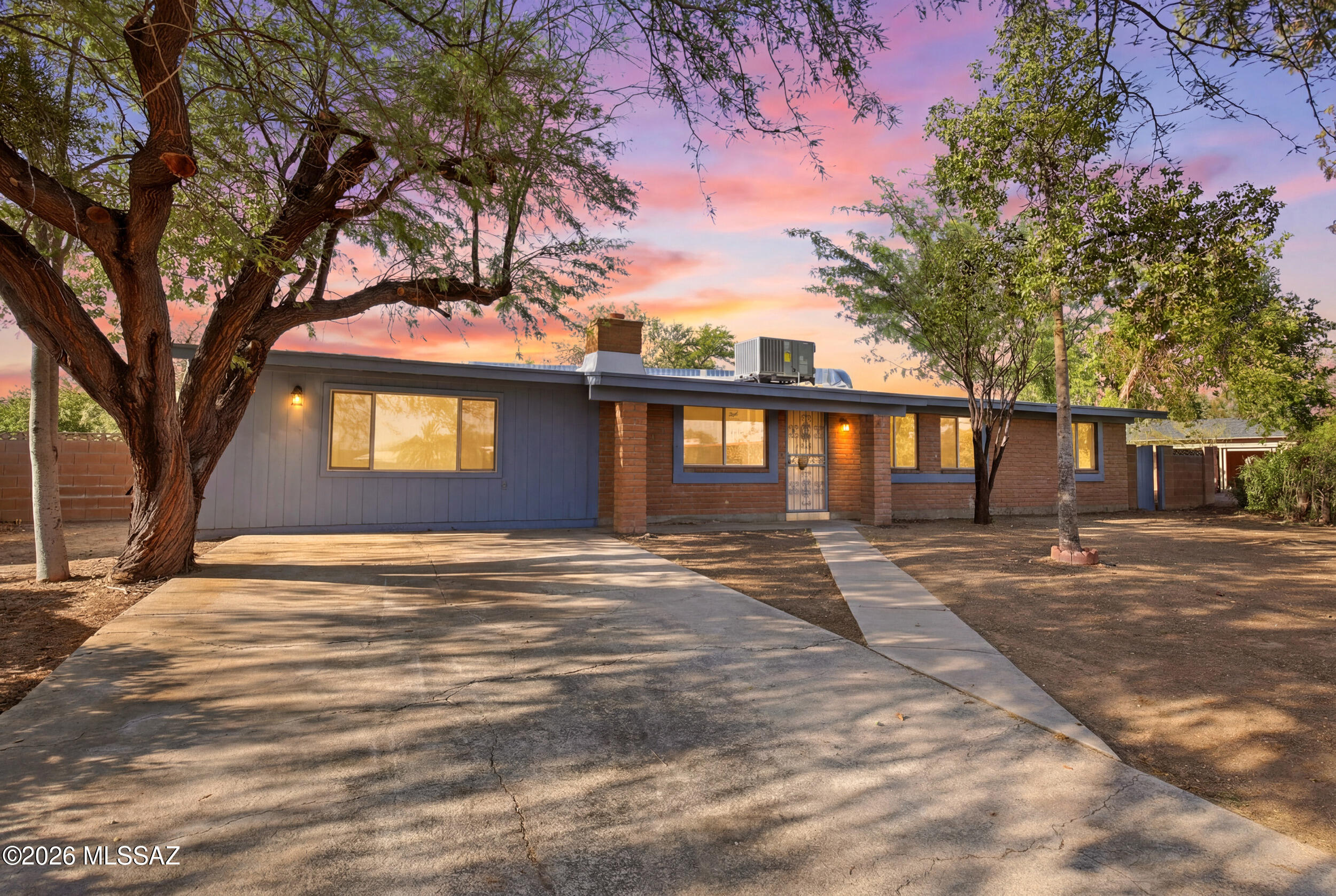 Casas Adobes Park (416-540) - Residential