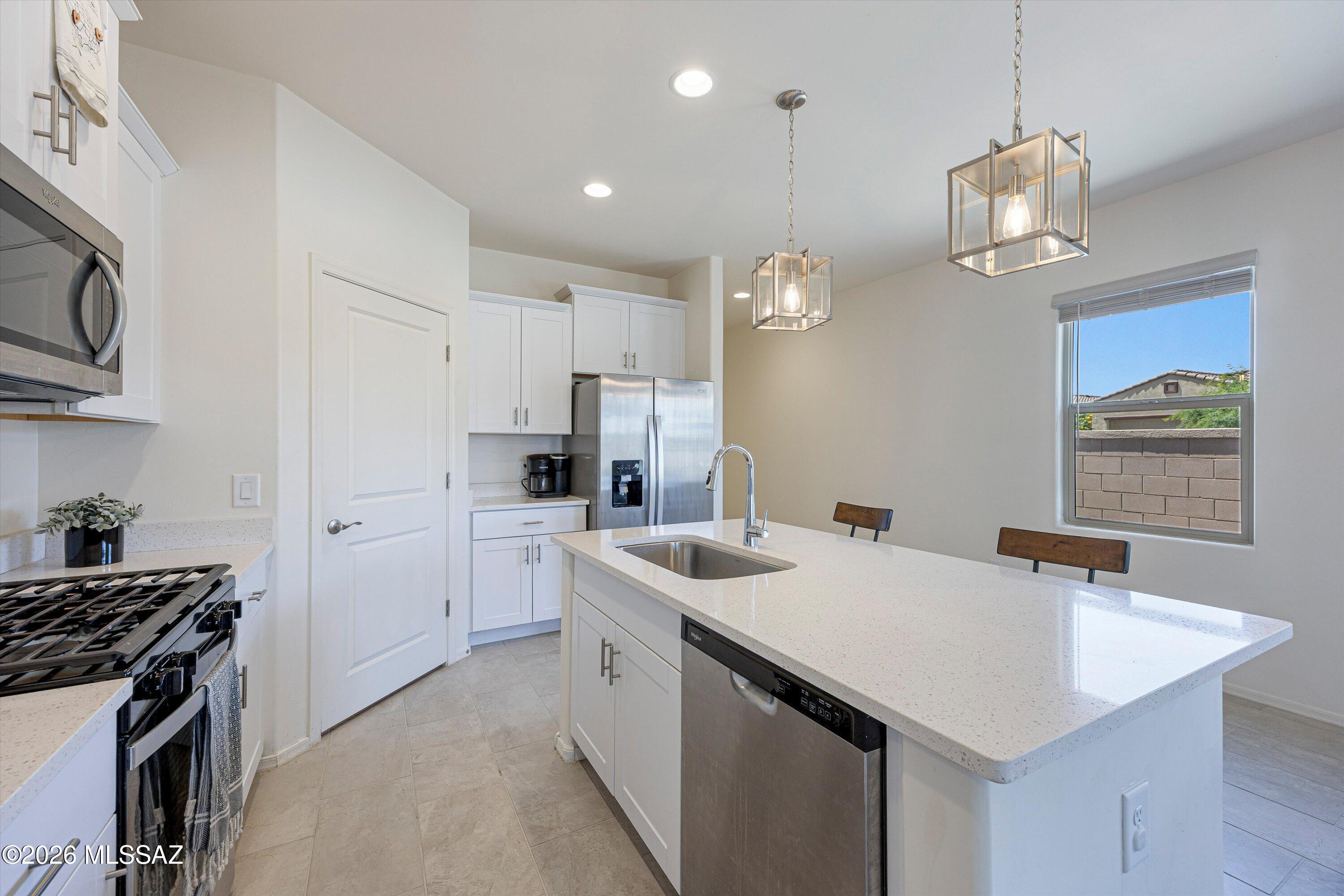 Entrada Del Pueblo - Residential Lease