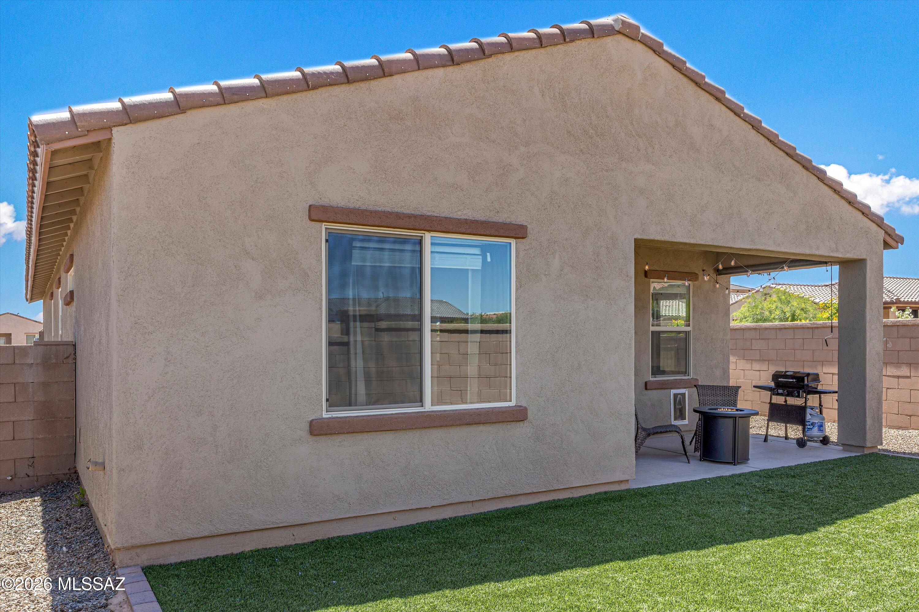 Entrada Del Pueblo - Residential Lease