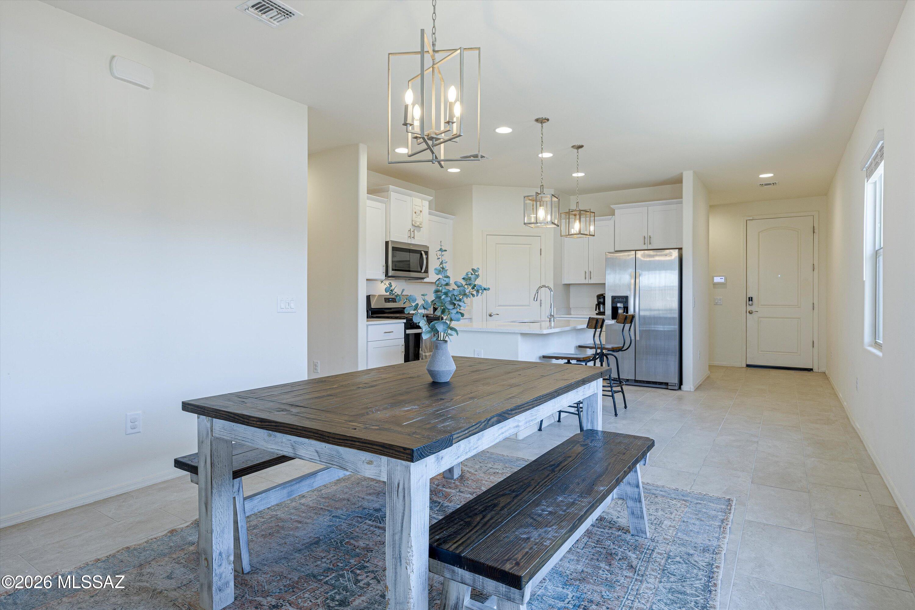 Entrada Del Pueblo - Residential Lease