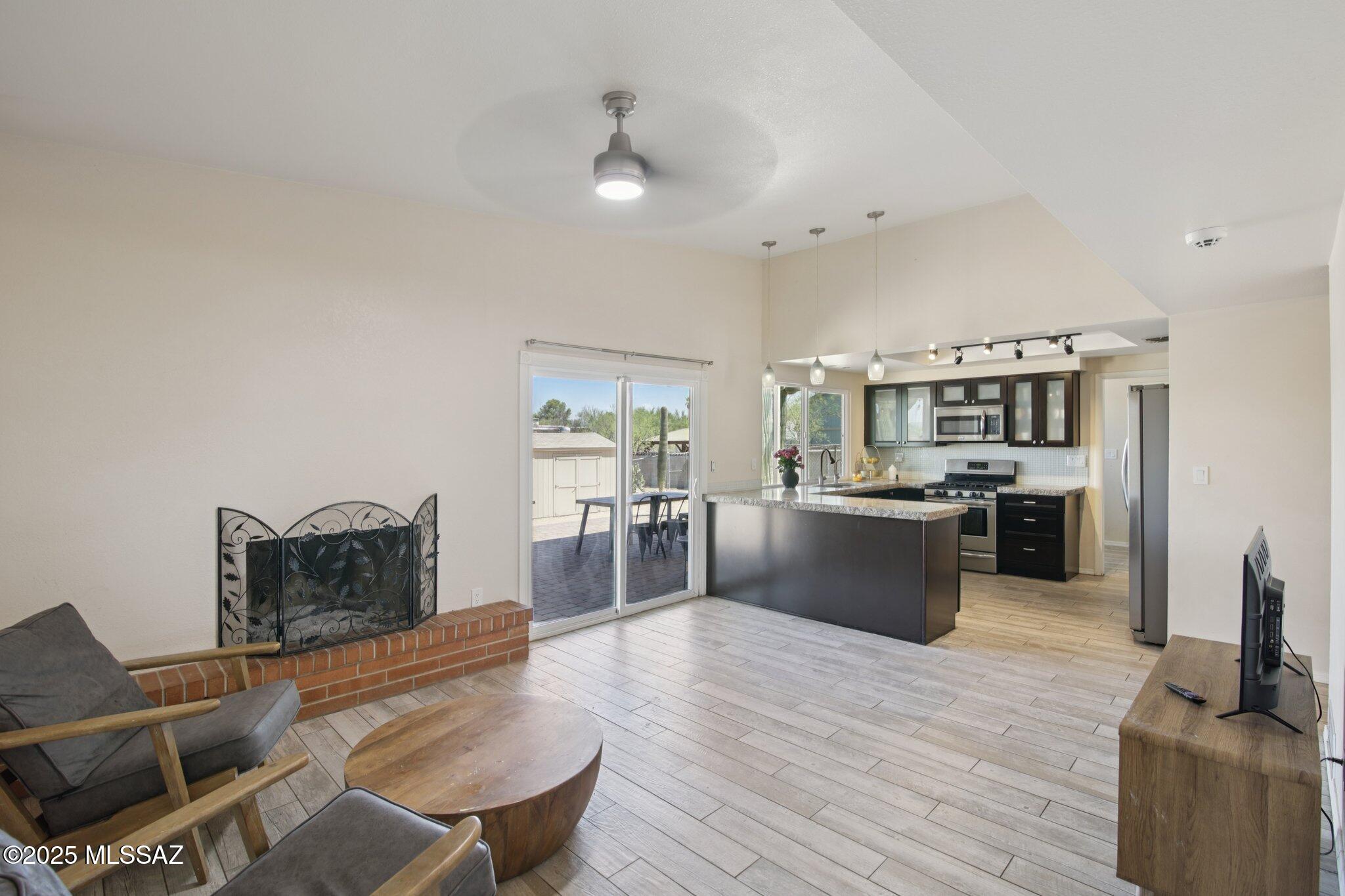Casas Adobes West (1-220) - Residential