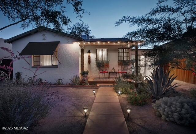 ADORABLE VINTAGE BUNGALOW IN HISTORIC ARMORY PARK!! BEAUTIFULLY UPDATED. READY TO MOVE IN!  SITUATED ON A QUIET LITTLE STREET (2 PARKING SPOTS IN FRONT) WITH EASY WALK TO DOWNTOWN EVERYTHING! RESTAURANTS, BARS, MUSIC VENUES ETC. THIS ONE HAS BEEN BEAUTIFULLY RENOVATED FOR THIRD BEDROOM AND EASY TO ADD 2ND BATH. COZY DINING AREA IN LUSHLY LANDSCAPED BACK PATIO, ALL PLANTINGS HAVE IRRIGATION. LIGHTLY USED WASHER DRYER AND REFRIGERATOR ALL CONVEY.TOTALLY REFURBISHED CASEMENT WINDOW HARDWARE INSIDE, GREAT CUSTOM AWNINGS OUTSIDE. ORIGINAL ACCENT LIGHTING. SOME FURNISHINGS AVAILABLE. ASK AGENT, MUST SEE THIS IMMACULATE LITTLE GEM.