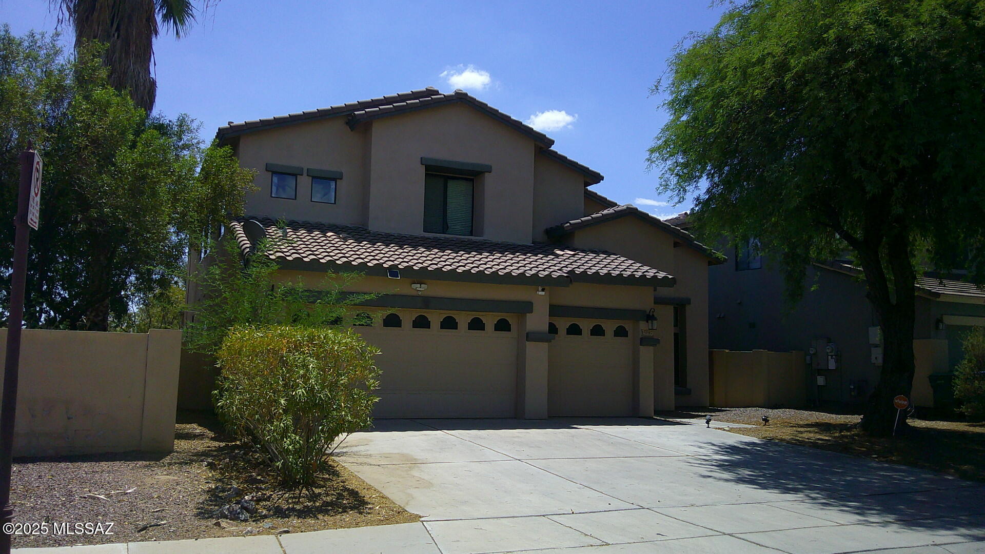 Two story contemporary 4 bed, 3.5 bath home with 3 car garage. Lots of living space with great room, family room and loft area. Large Master suite downstairs with oversized bath and big walk in closet. Large kitchen has plenty of cabinets, center island, pantry closet and eat in area. Backyard has a length of home covered patio and built in BBQ. Backyard is also next to open area giving you space and privacy. Home has spacious feel with high ceilings. Upgraded light fixtures, water softener and oversized water heater. Lots of home and lots value, take a look.