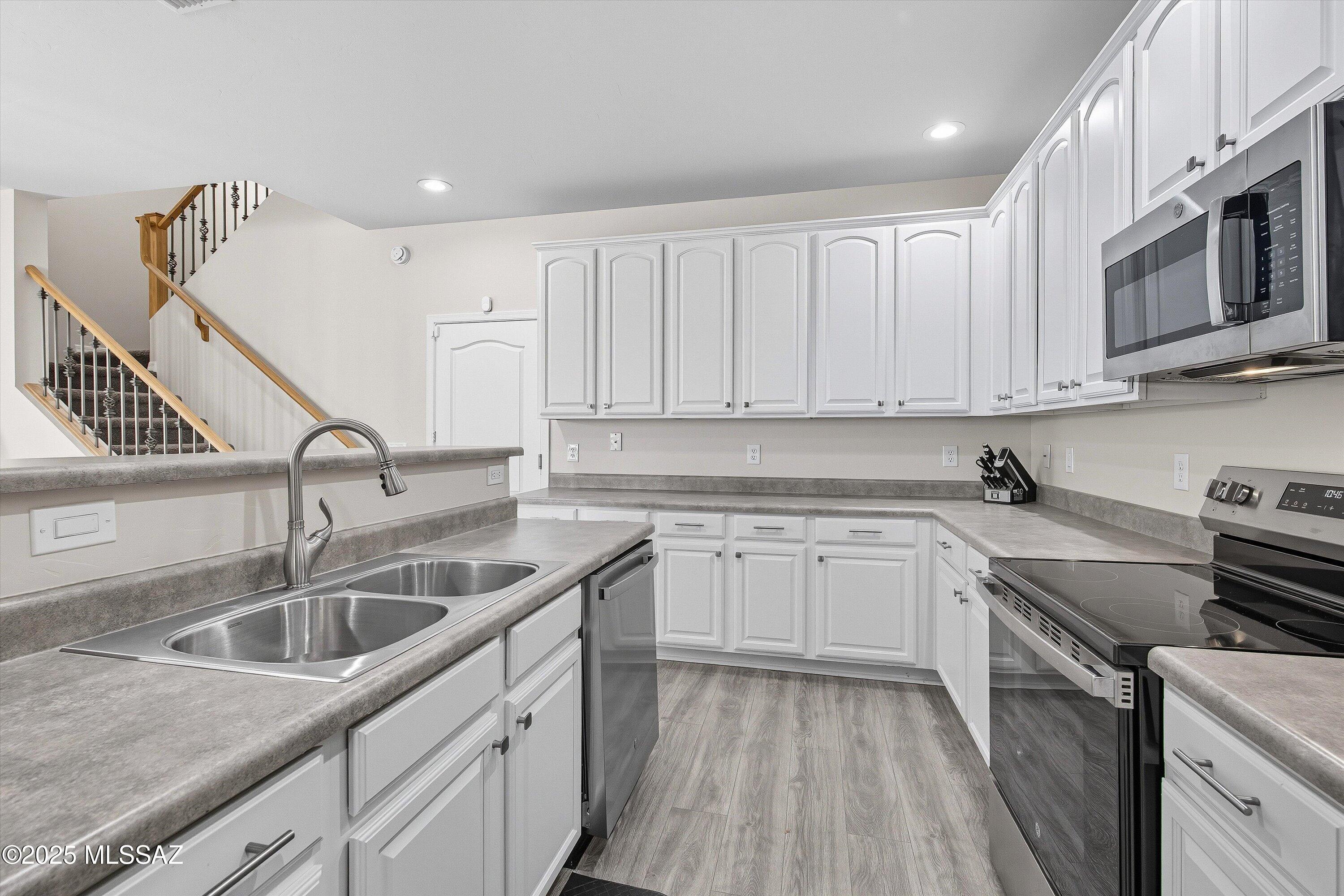 Catalina Vistas - Residential Lease