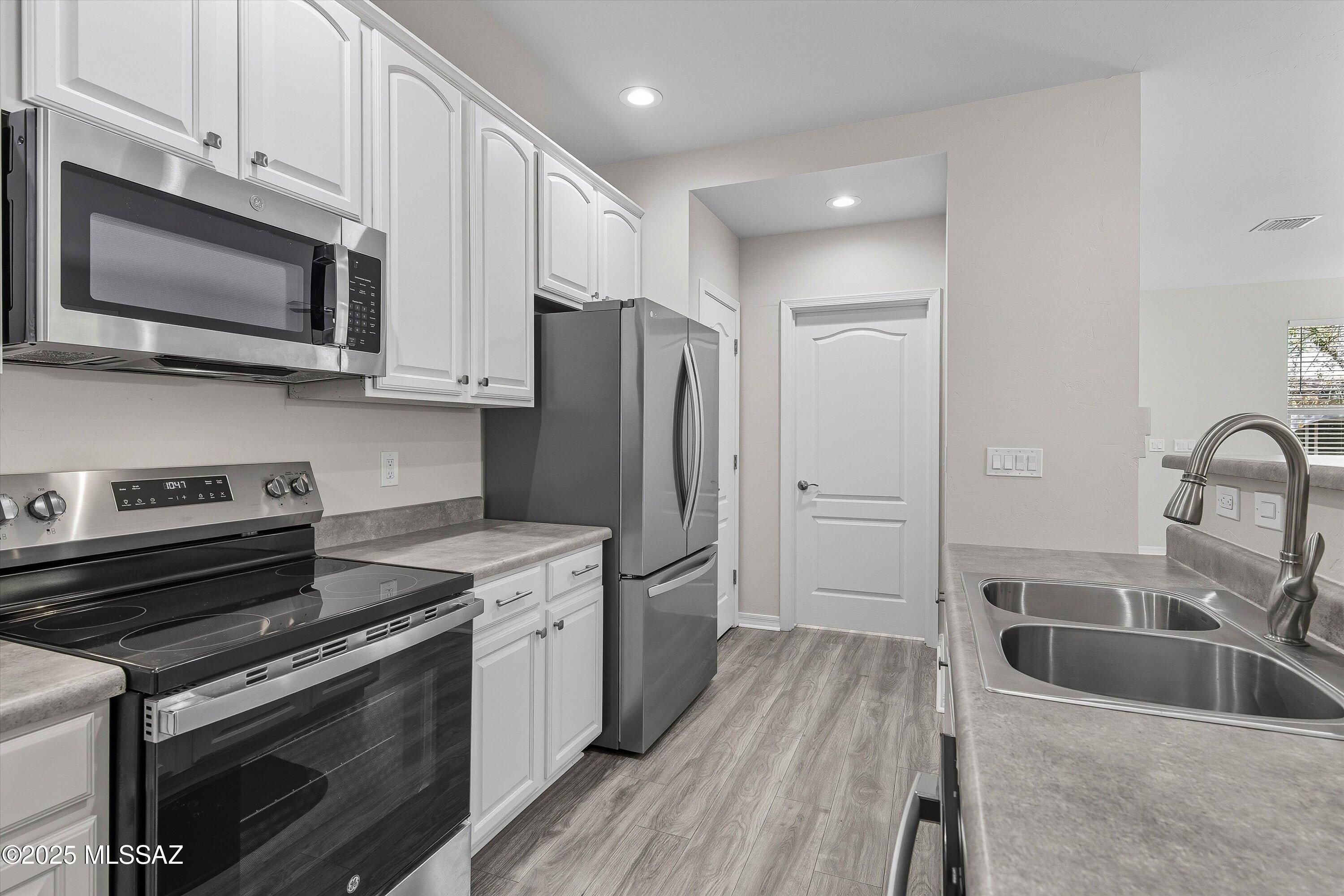 Catalina Vistas - Residential Lease
