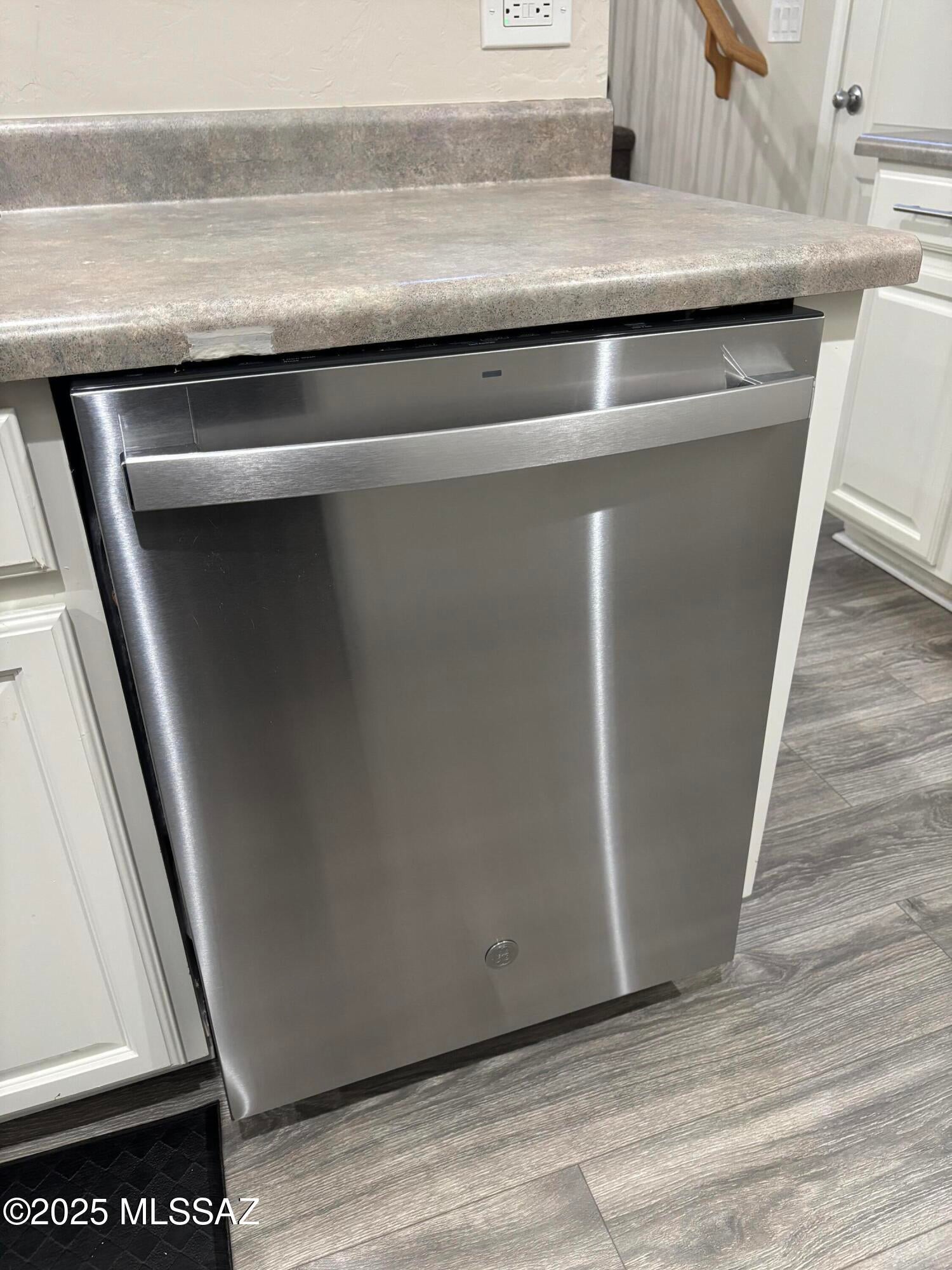 Catalina Vistas - Residential Lease