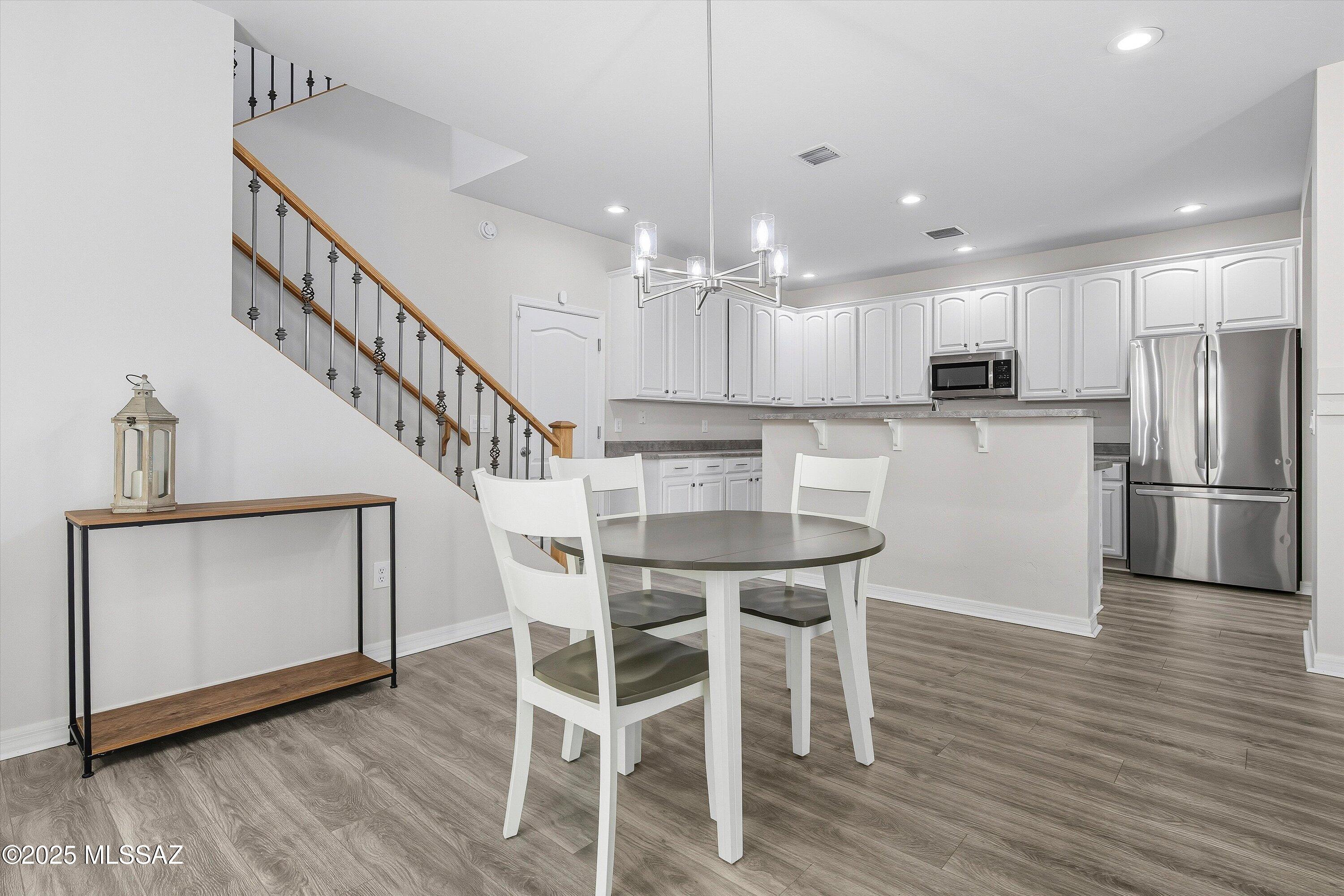 Catalina Vistas - Residential Lease