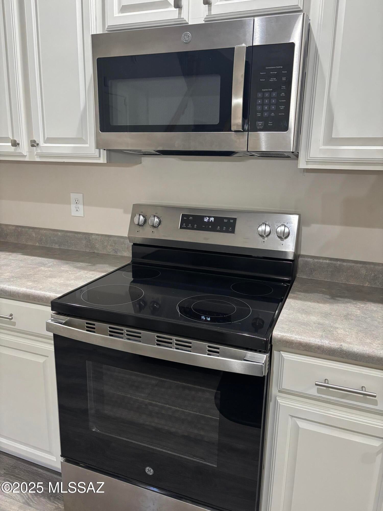 Catalina Vistas - Residential Lease