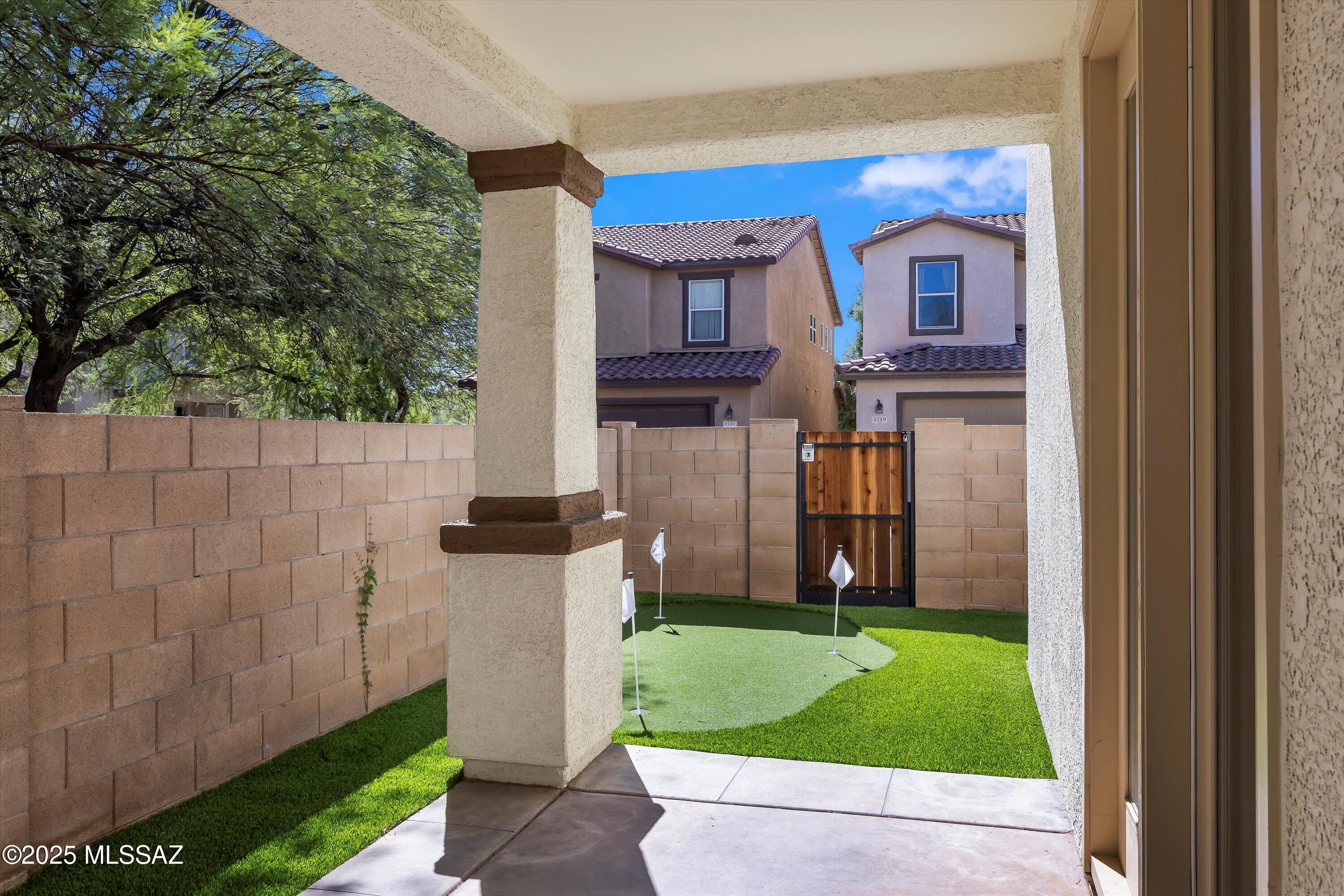 Catalina Vistas - Residential Lease