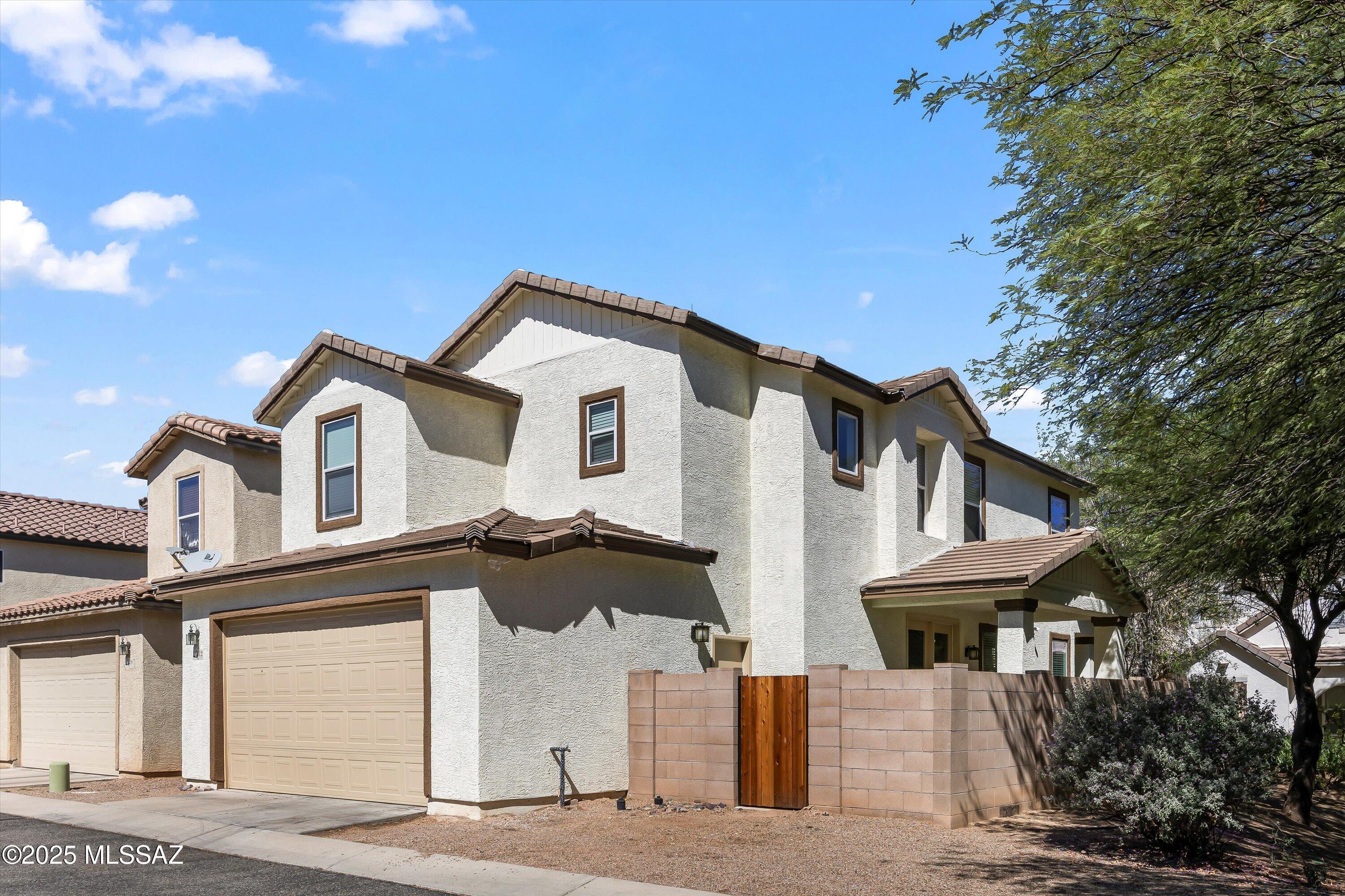 Catalina Vistas - Residential Lease