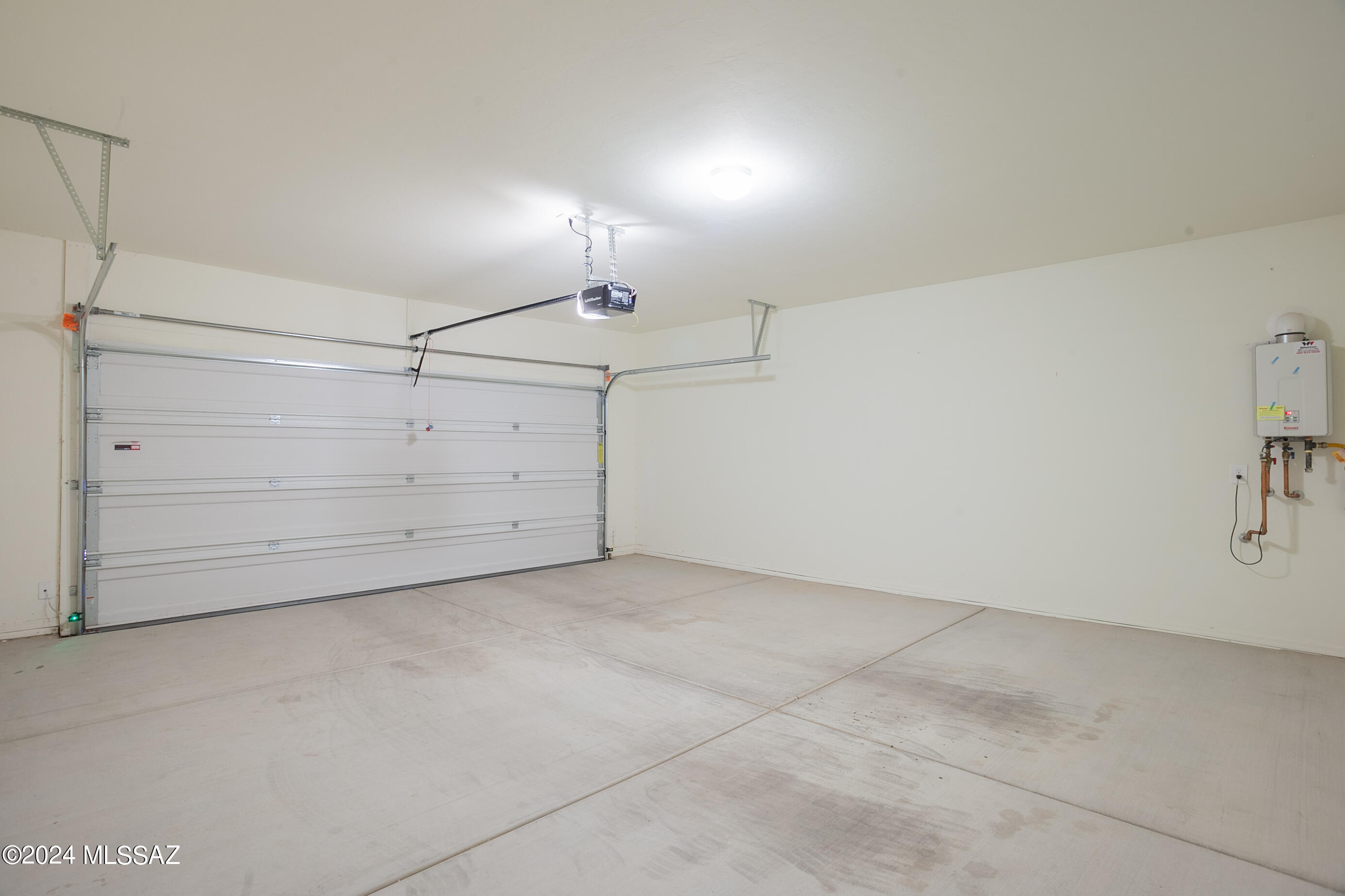 Saguaro Bloom SQ20180540069 - Residential