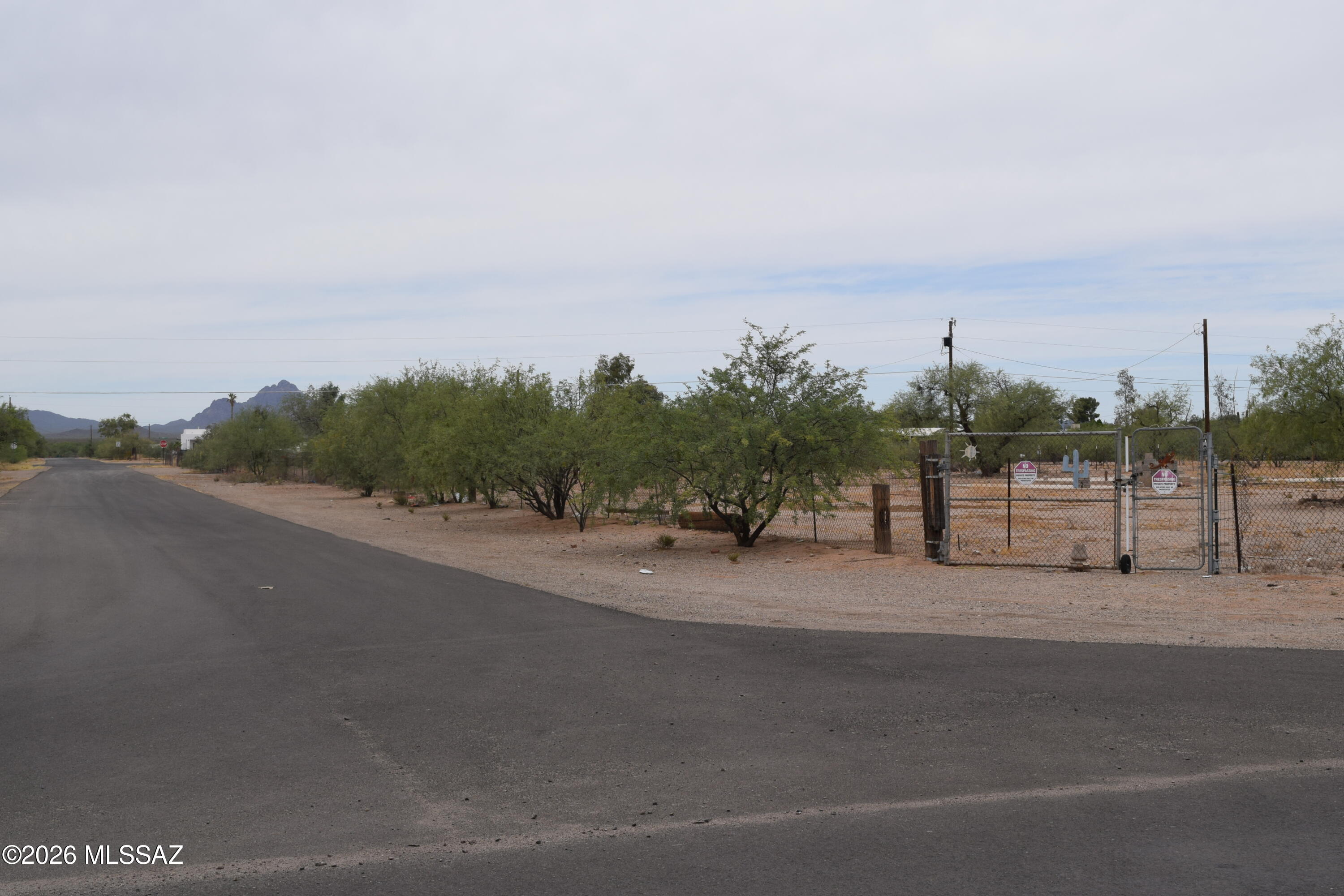 Fully Improved and Fenced Corner lot in El Tirador,  Water, Septic, and Electric.  Easy to build or set a home with everything you need on a great corner lot ( Sandy and Single Six ) 
Fully fenced,