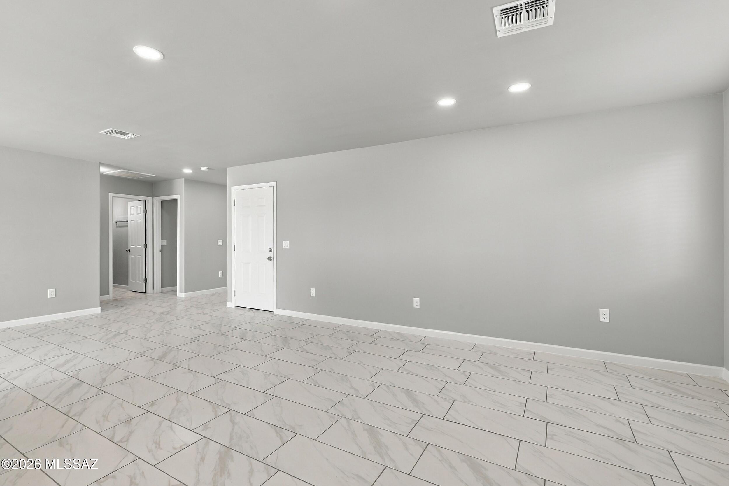 New Tucson Unit NO. 4 (1-203) - Residential