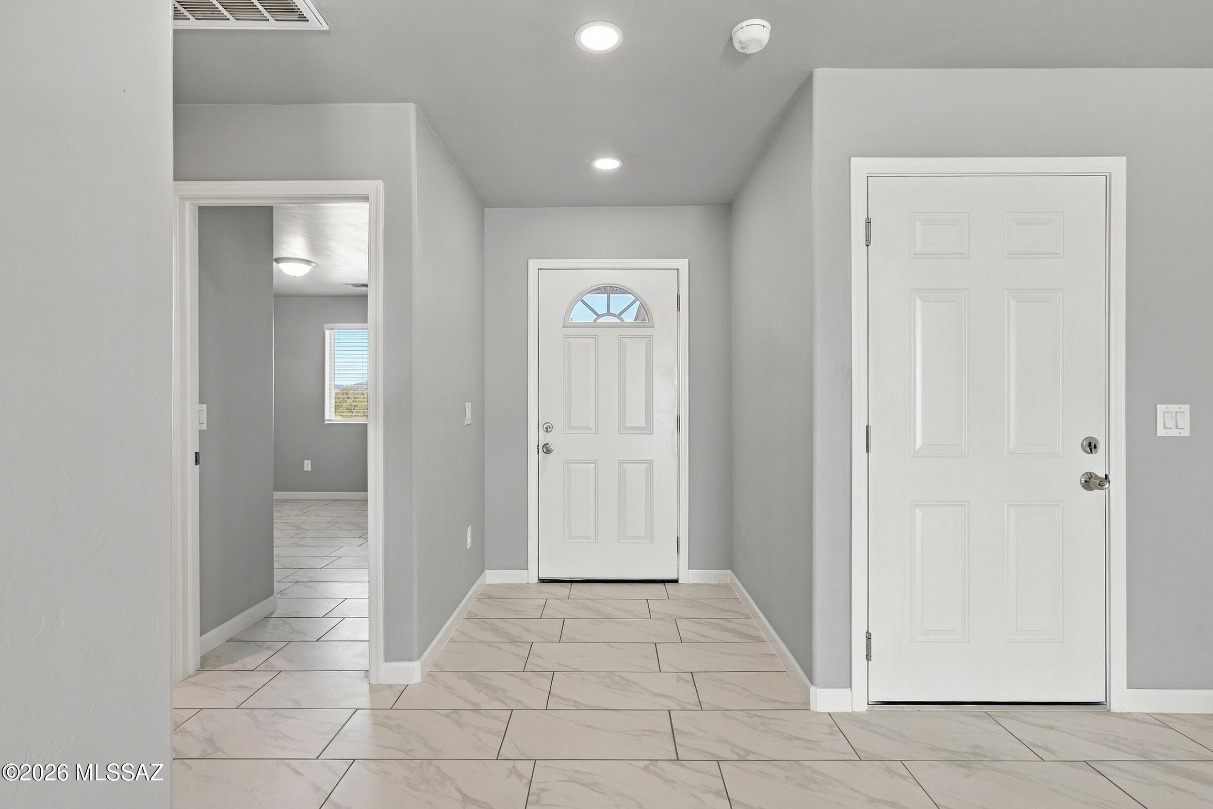 New Tucson Unit NO. 4 (1-203) - Residential