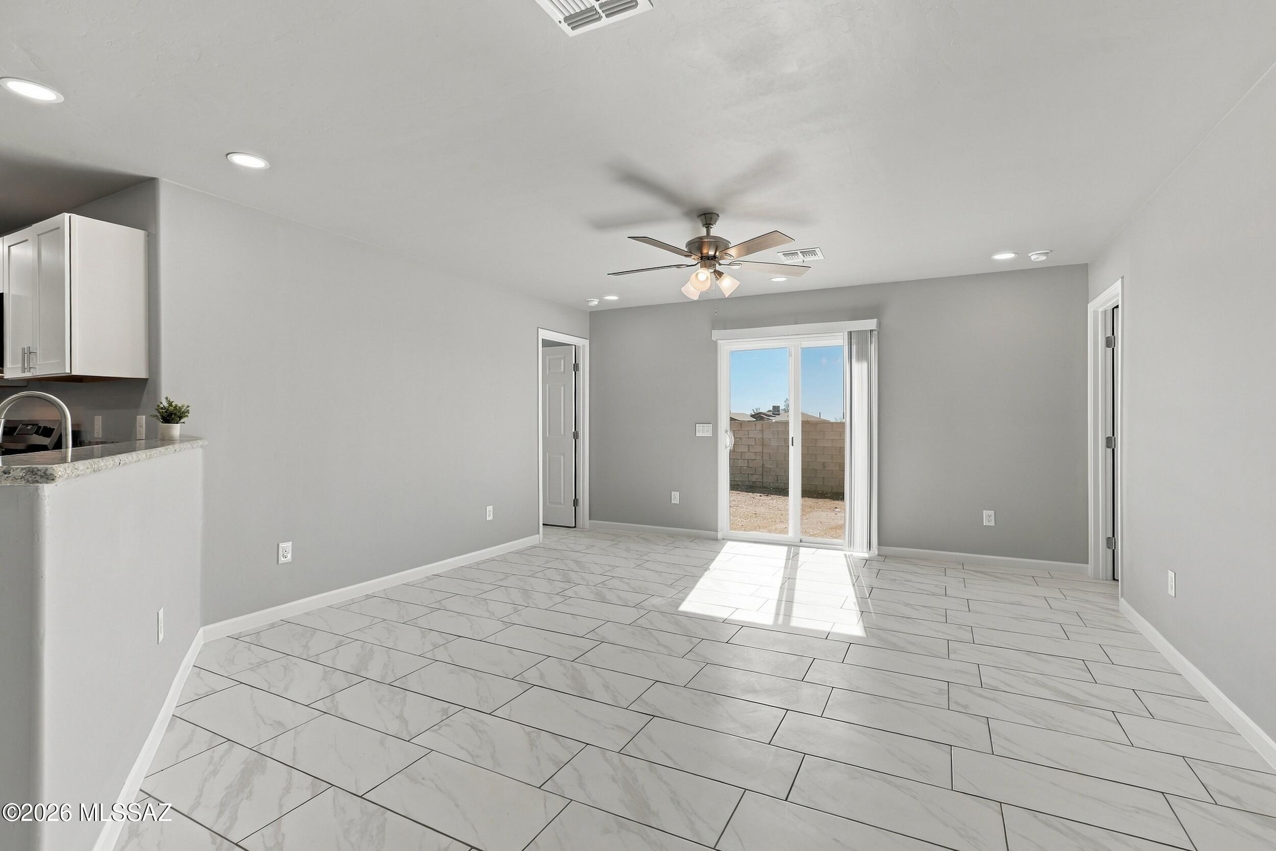New Tucson Unit NO. 4 (1-203) - Residential