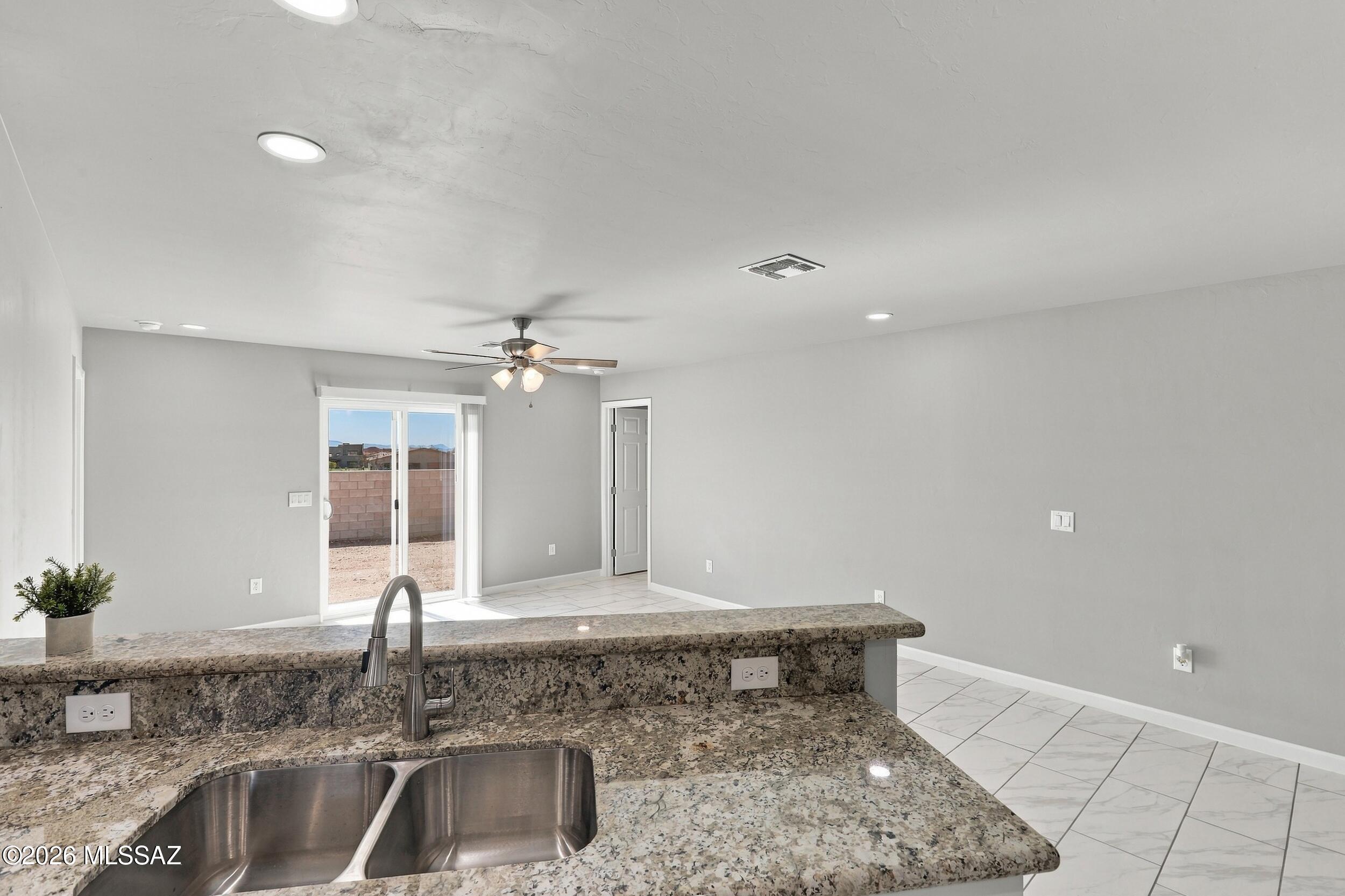 New Tucson Unit NO. 4 (1-203) - Residential
