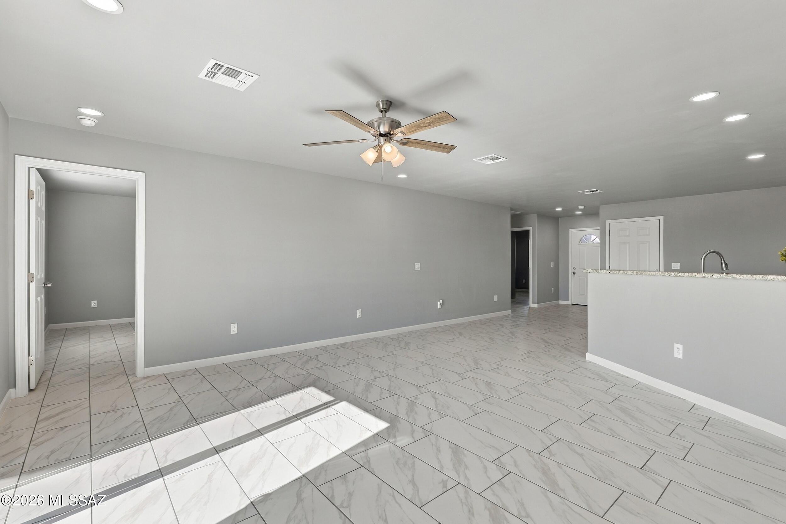 New Tucson Unit NO. 4 (1-203) - Residential