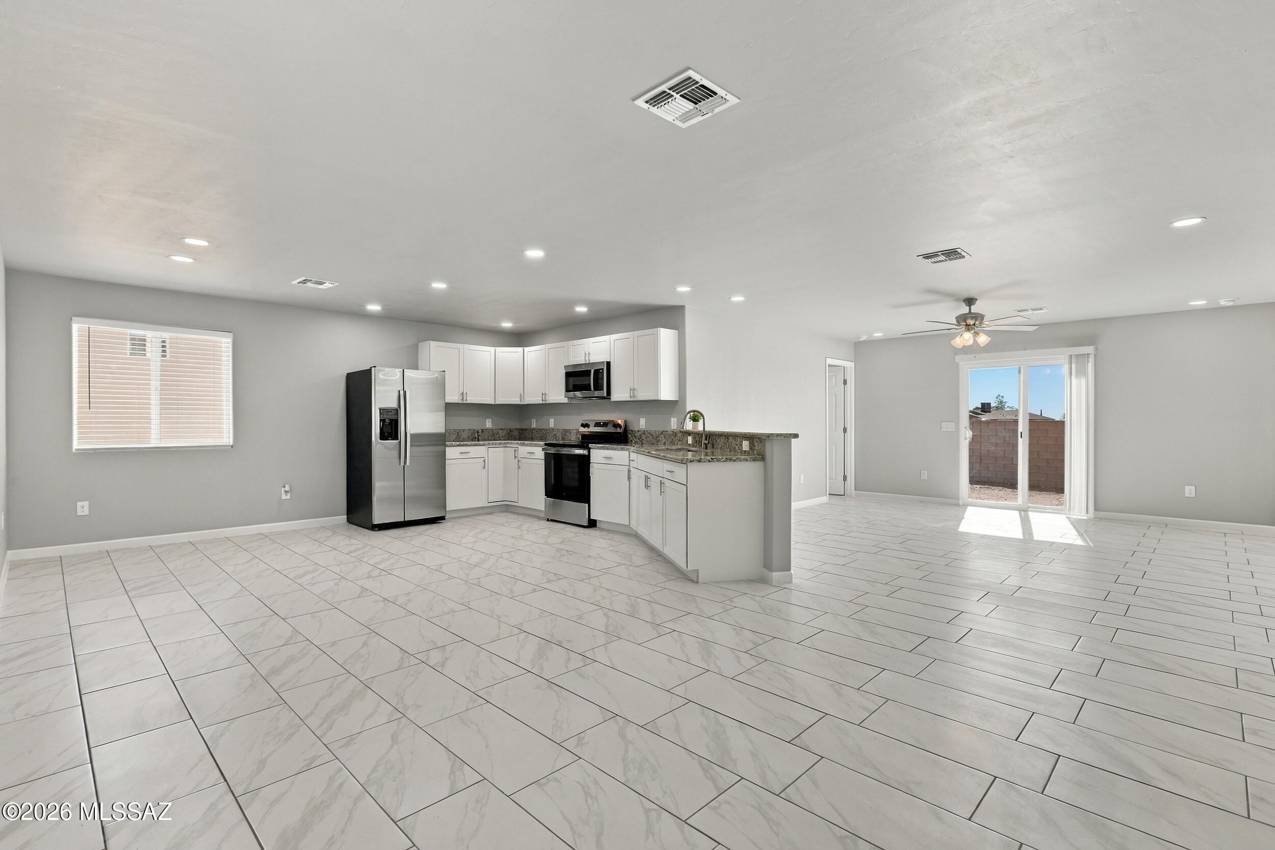 New Tucson Unit NO. 4 (1-203) - Residential