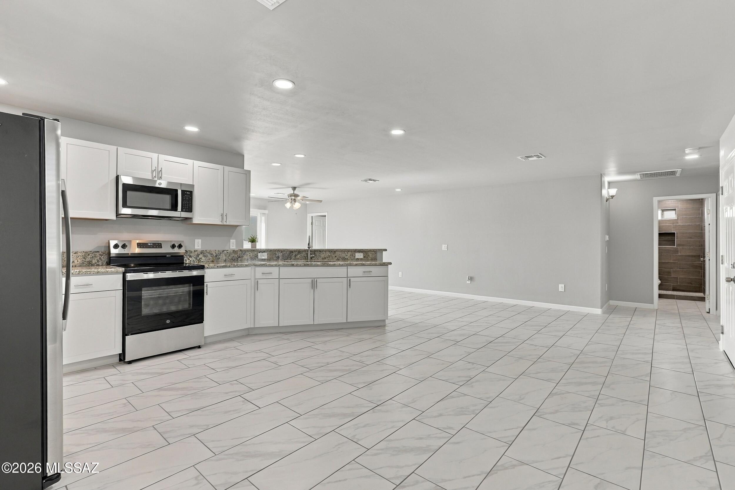New Tucson Unit NO. 4 (1-203) - Residential
