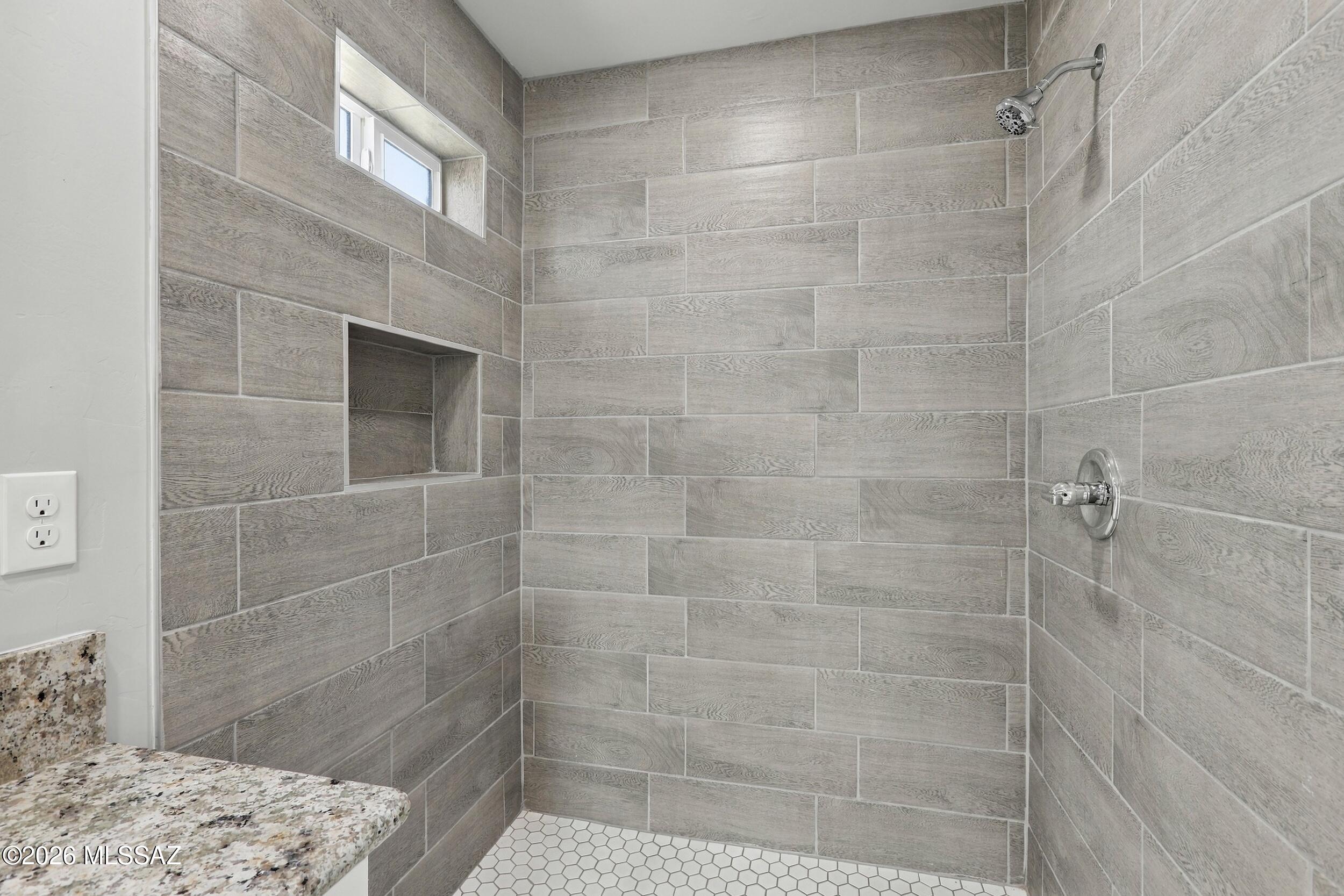 New Tucson Unit NO. 4 (1-203) - Residential