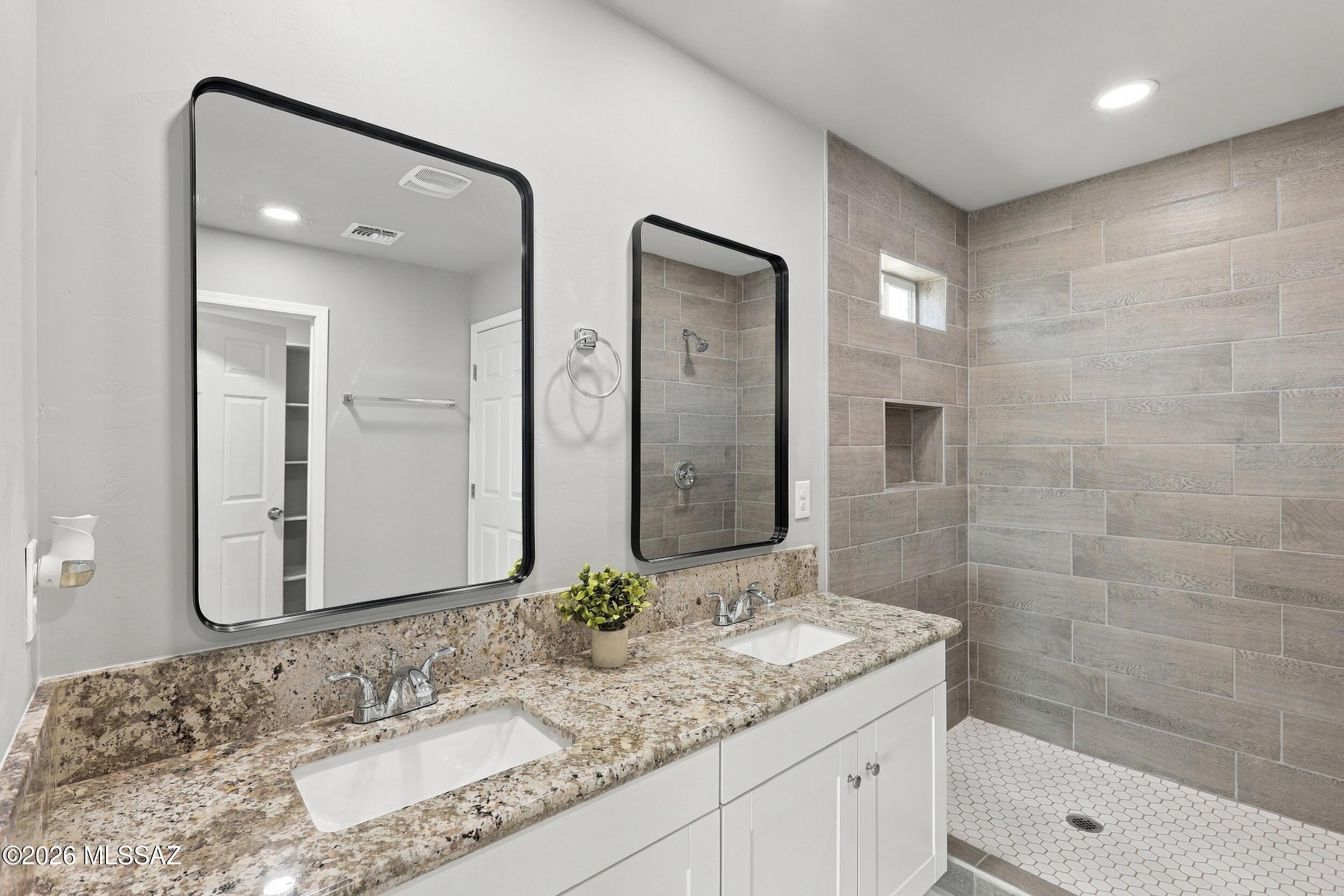 New Tucson Unit NO. 4 (1-203) - Residential